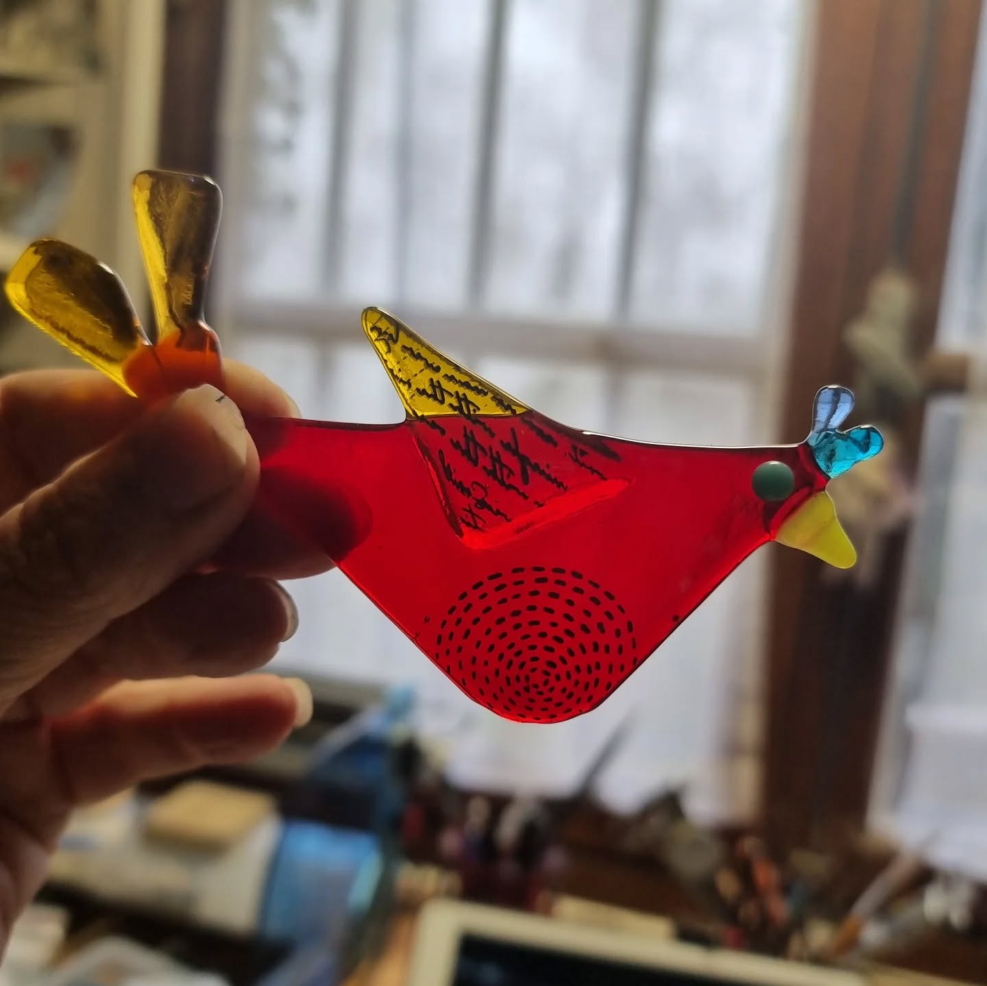 Mes oiseaux et moi serons au marché de Noël de Maurs dimanche - venez nous dire bonjour !
My mad birds and I will be at the Maurs Christmas market on Sunday - come and say hello!