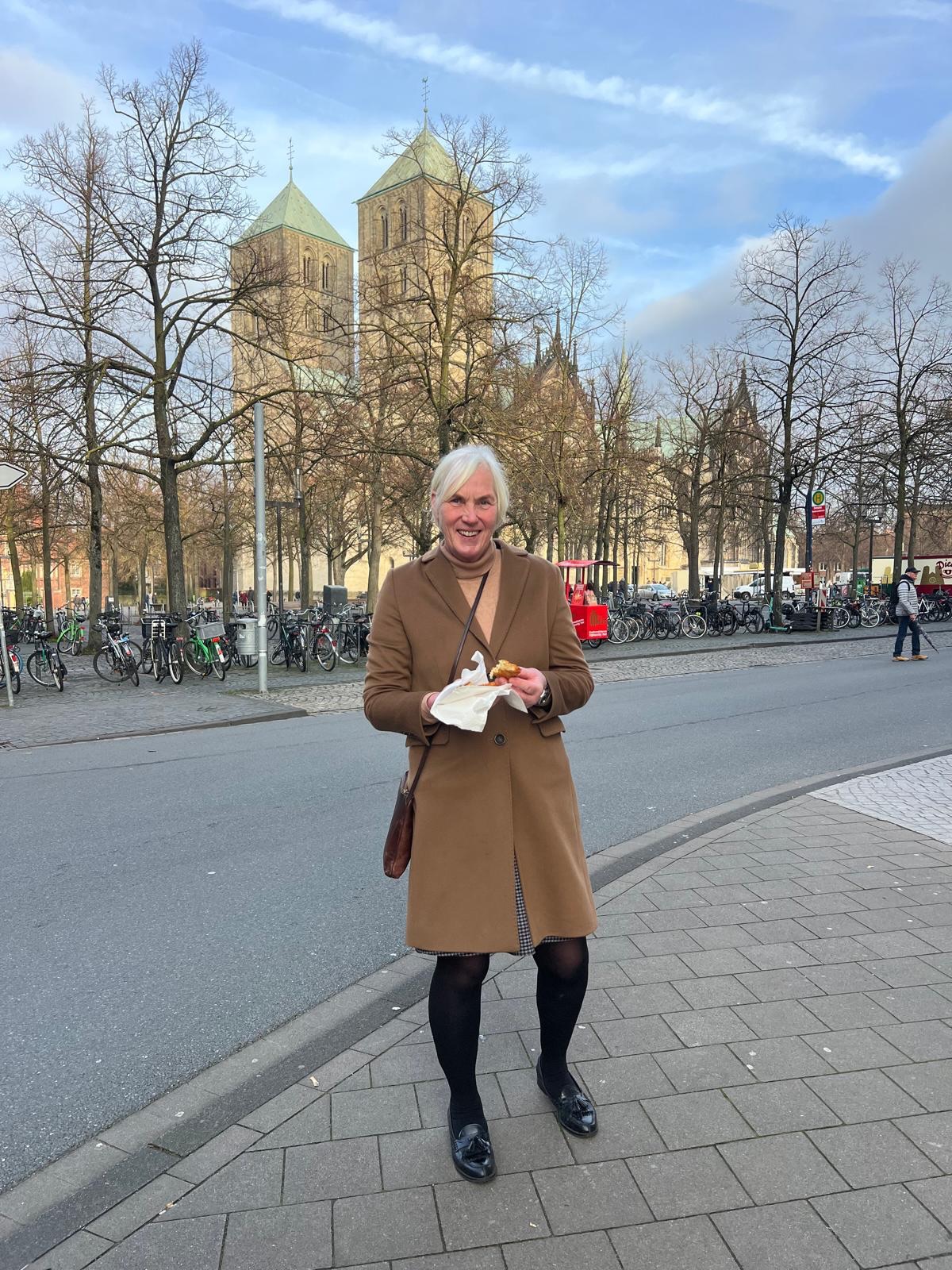 🎄🎅🏻 Knusperhäuschen und Schlitten sind schon da - so langsam kann Weihnachten kommen - jetzt freue ich mich auf den dritten Advent 🛷⛄️
Euch allen ein erholsames Wochenende! 🙏🏻
#cdu #cdunrw #landtagnrw #anettebunse #bottrop #gladbeck