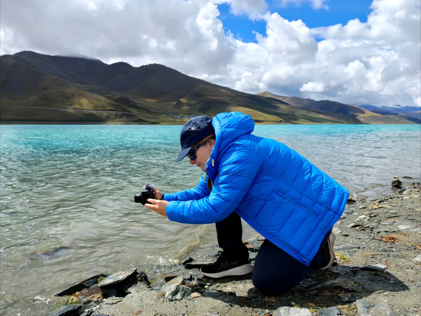 When Cameron and I first started filming our documentaries in 2022, it was a challenge to multi-task those activities with all the research and educational work we were doing during our expeditions. Overall, I think we managed to improvise quite well, even though it was stressful.
Since then, we became better versed with everything that we needed to do and filming almost all the time has become second nature to us. That was particularly important for me when I went on my expeditions to Denali, in Alaska, and Vinson, in Antarctica, by myself. Let's just say that my cameras became an extension of my arms 😀.
We're very grateful to @canonczsk for providing us with a good quality camera that we have filmed our most recent films with. Most recently, Canon kindly provided us with a second awesome camera, so we could both film at the same time or from different angles in Tibet 😊.
#filming #AWomanFromMars #MountEverest