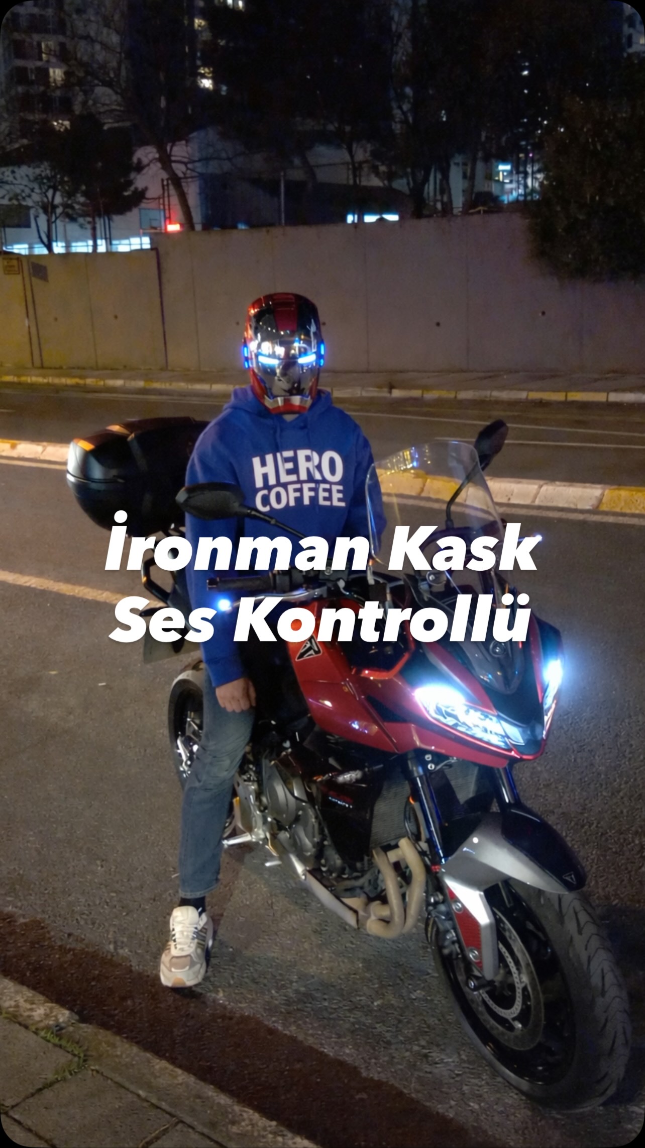 Iron Man Hero Cafe’de göreve çıktı ⚡️☕️
Motor üzerinde Iron Man kaskı 😎
Önü açılıp kapanan kask ile Hero Cafe’ye süper kahraman enerjisi geldi.
Kahveni al, kahraman modunu aç! ⚡️
#HeroCafe #IronMan #IronManHelmet #MotorLife GeekCafe CoffeeAndHeroes Ataşehir BornInAtaşehir ReelsTürkiye MarvelFans SuperheroVibes