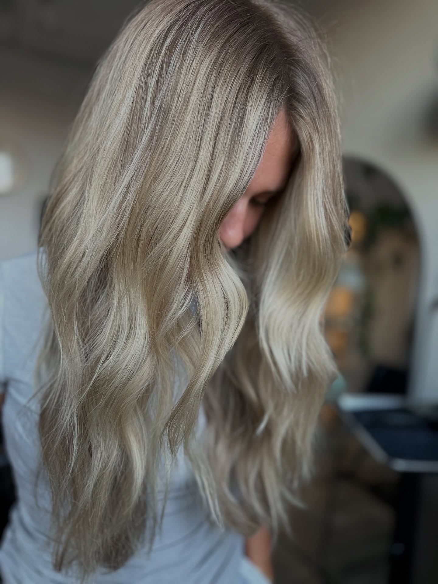 ⭐️
.
.
.
.
#vanityboutiquesalon #dimensionalblonde #livedin #melted #napervilleillinois #napervillestylist