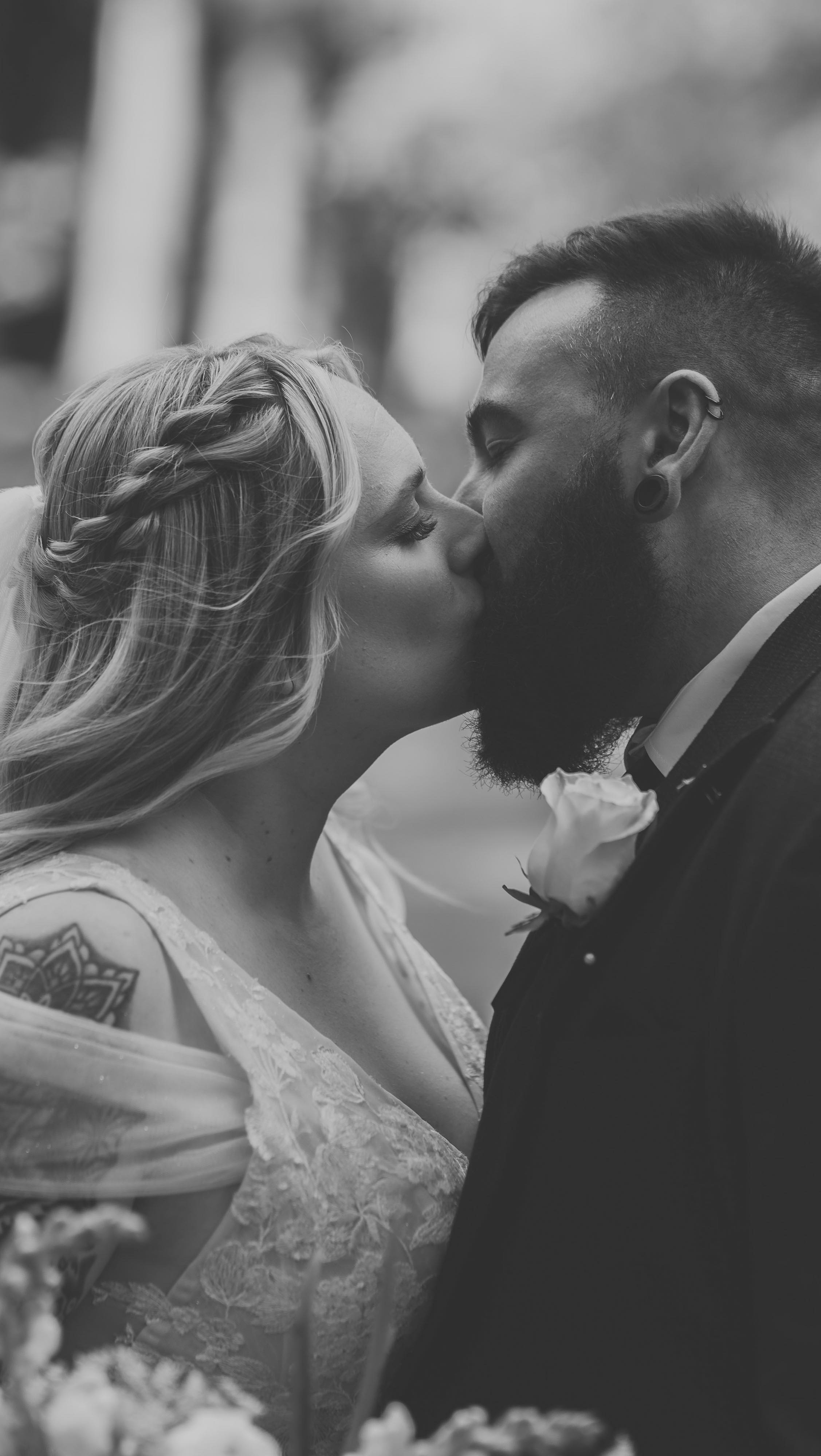 Rewind to the start of October when I visited the gorgeous @thepumpinghouse 2 days on the bounce! For 2 very different weddings 🤘🏼
First was Melissa and Scott’s beautiful monochromatically themed day. Their setlist was ELITE with tonnes of Sleep Token and Alexisonfire *chefs kiss* and they had the most unique ‘guest book’ I’ve ever seen
They had gorgeous little nods to Halloween with ghosts on their banner and cake and the building was so full of love 👻
It was my first time visiting this gorgeous venue and I just love it, it’s been renovated beautifully and is set up perfectly for weddings. Each room flows into the next and there are so many interesting anterooms to explore
Also, the acoustics are to die for!
It was beyond lovely to sing for this pair and their beautiful family and friends. Thank you so much for having me!
Venue - @thepumpinghouse
Photo and Video - @gillandgeemedia
Makeup - @katie_dehmua
Flowers - @peonies_and_plumes
Decor - @the_wedding_collection_ltd
Stationery - @dove_and_lace
Cake - @badcherrybakery
Dress - @alice.rose.bridal