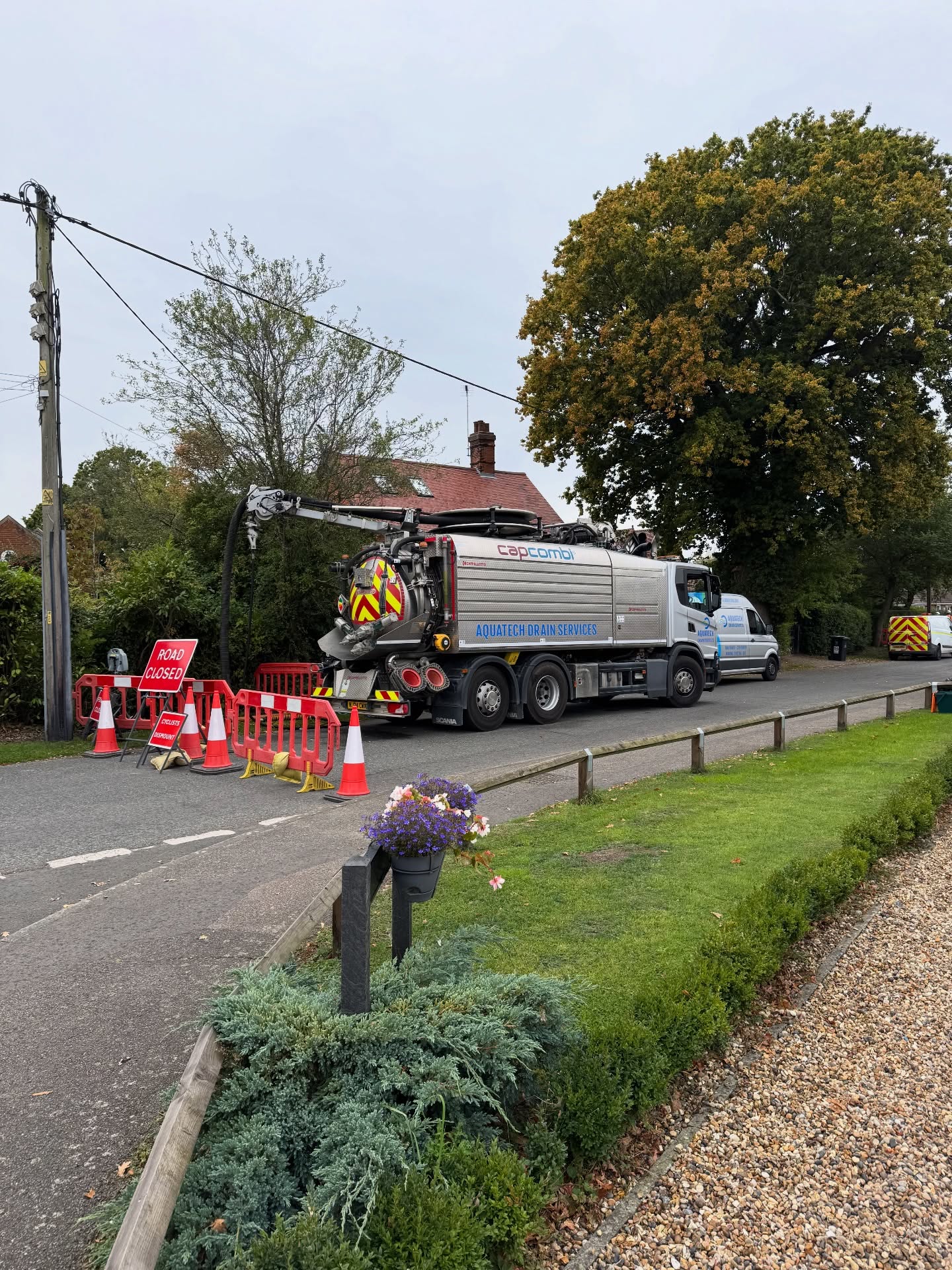 Great team efforts achieved on these essential works undertaken by our lining crew, tanker crew and CCTV unit. Together we successfully installed 75 metres of DN225mm UV liner, completed multiple patch liners, carried out root cutting using a robotic cutter, and performed high pressure jetting to ensure the system was fully clear. A post CCTV survey was issued to the client on the same day, confirming that all pipework was successfully repaired.
01273 933705
contact@aquatechdrains.co.uk