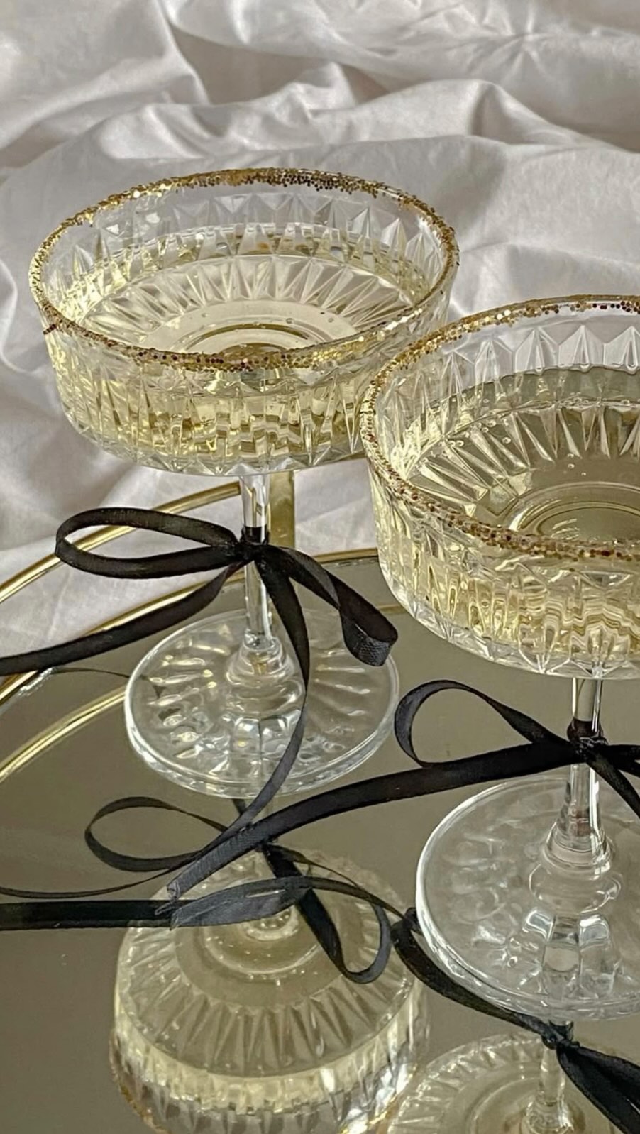 I felt the fear and did it anyway 🔥
As someone who does weddings week in and week out, it’s easy for me to forget that brides don’t actually know how a wedding morning runs.
So because I literally love you all so much , I felt the fear and did a live to share my knowledge and experiences of how to work a wedding timeline like a pro 💪
Comment below if this helped you and if you want more authentic, expert advice to help make your wedding morning as stress free as possible 🥰
If you made it to the end Thanks for hearing the ramblings of a mad makeup artist 😂
#iglive #feelthefearanddoitanyway #bridaltips #weddingmorning #bridalsuite #bridetobe #cotswoldmakeupartist #worcestershiremakeupartist #westmidlandsmakeupartist #ukmakeupartist