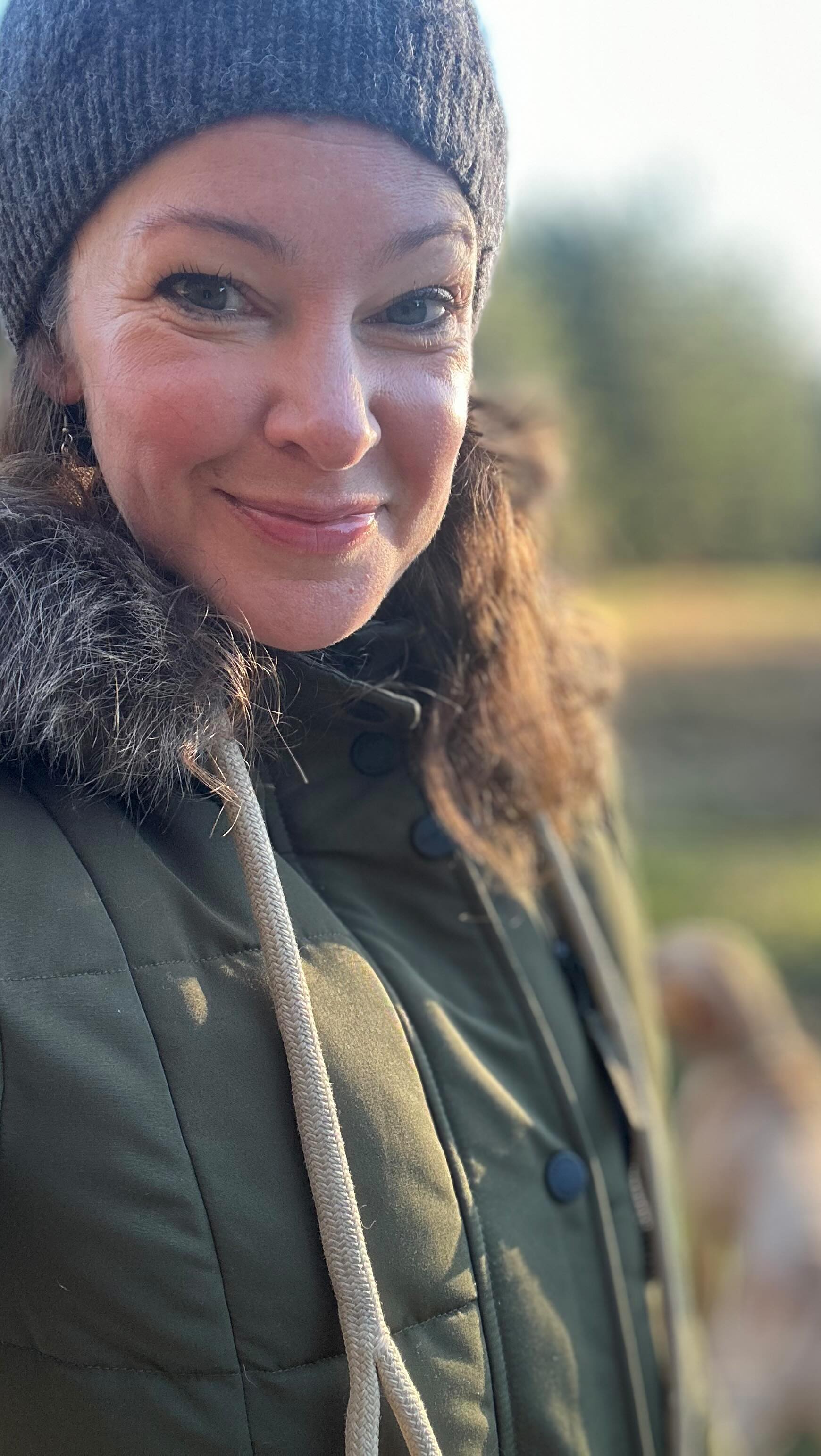 Heard of autophagy?
This is your body’s natural “spring clean” process, clearing out damaged cells, reducing inflammation and rebooting your metabolism.
What happens over five days?
Curious what actually happens when you follow the Fasting Mimicking Diet?
It’s not about starving. And it’s not just a calorie cut.
Here’s what happens inside your body on each day of the 5-day the FMD:
Day 1–2: Your body realises food is scarce, and starts switching fuel sources. Blood sugar stabilises. Inflammation begins to fall.
Day 3–4: Autophagy ramps up, your body begins recycling old or damaged cells. Ketones rise. Your gut microbes start shifting. This is where the magic happens.
Day 5: You’re in a powerful repair state, reduced inflammation, better insulin sensitivity, and mitochondrial clean-up. Your cells are literally functioning better.
Come join us! Need to order your kit soon though so we can start together on 11.01.26 💥
#fastingbenefits #autophagy