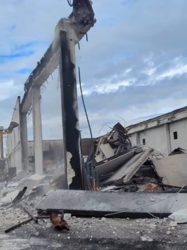 What happened this week at Promove? 💥
New tests, new worksites, new challenges.
Between business trips, team-sharing moments, and behind the scenes, here’s a quick recap of what we’ve been building over the past few days.
And as the holiday season approaches, our energy is still high we’re already working on what’s coming next❤️