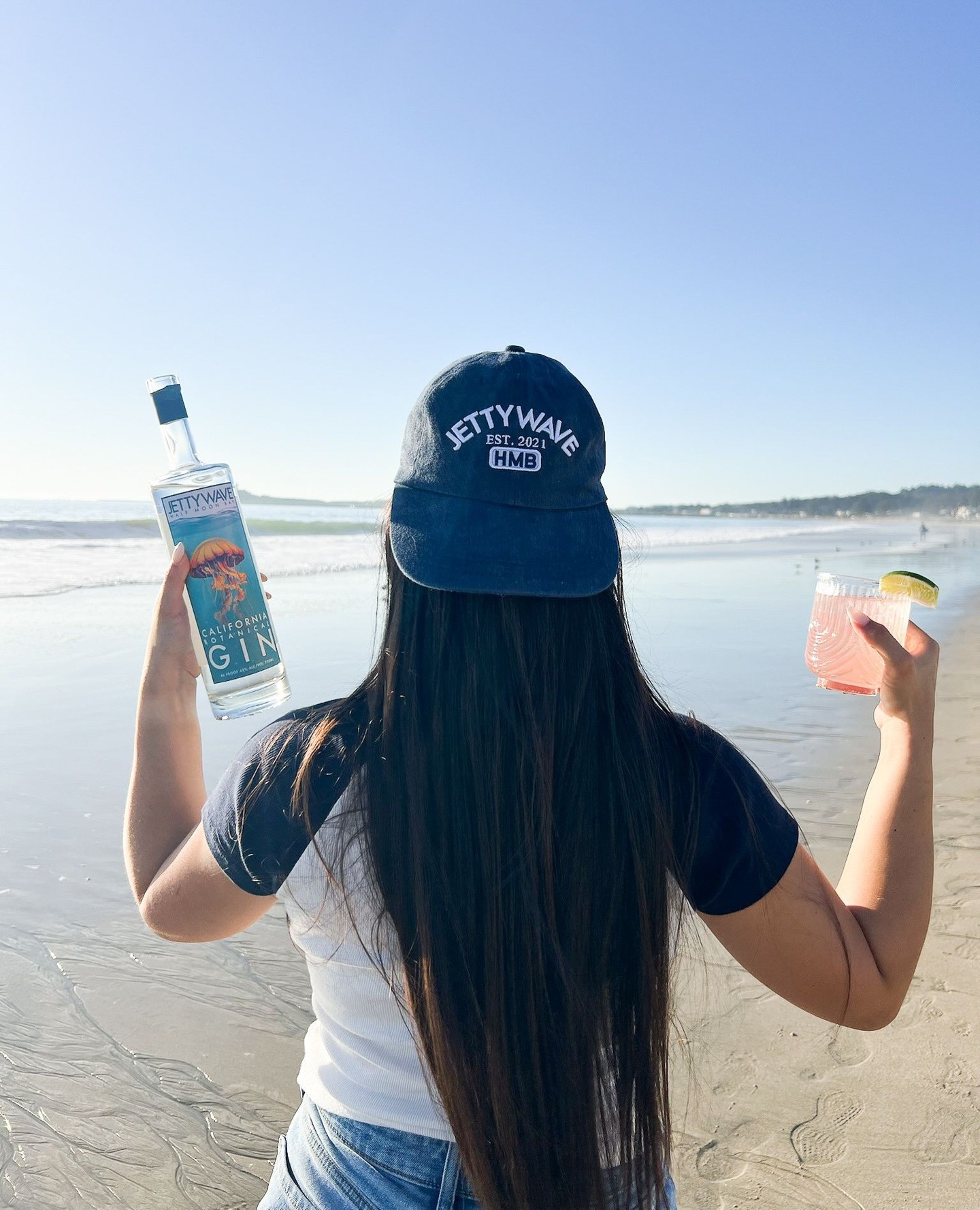 ✨ Need holiday gifts? New merch alert! ✨
�Our shelves are stocked with brand new Jettywave merch. From cozy hoodies, classic tees, hats, barware, bottles, and all the little treasures your cocktail lovers will actually get excited about unwrapping.
Swing by the distillery this weekend and check off your gifting list with something local, thoughtful, and downright delicious. 🎁✨
#JettywaveDistillery #HolidayGifts #ShopLocal 