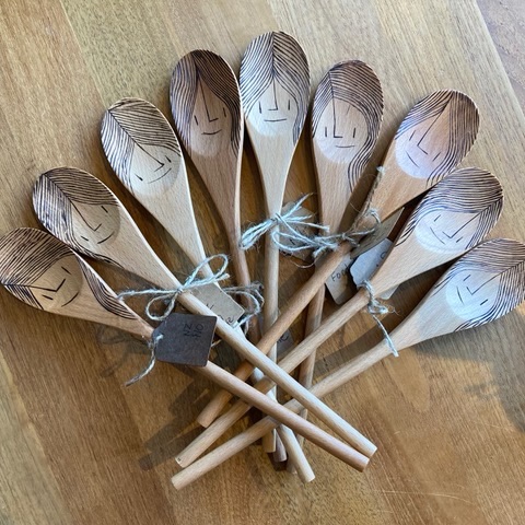 ⭐️ Art, cards and pottery by @nickzaremba 🐦⬛
•
•
•
#supportsmallbusiness
#capecodbusiness
#blackcrowgallerycc
#localart
#capecodartists
#womenownedbusiness