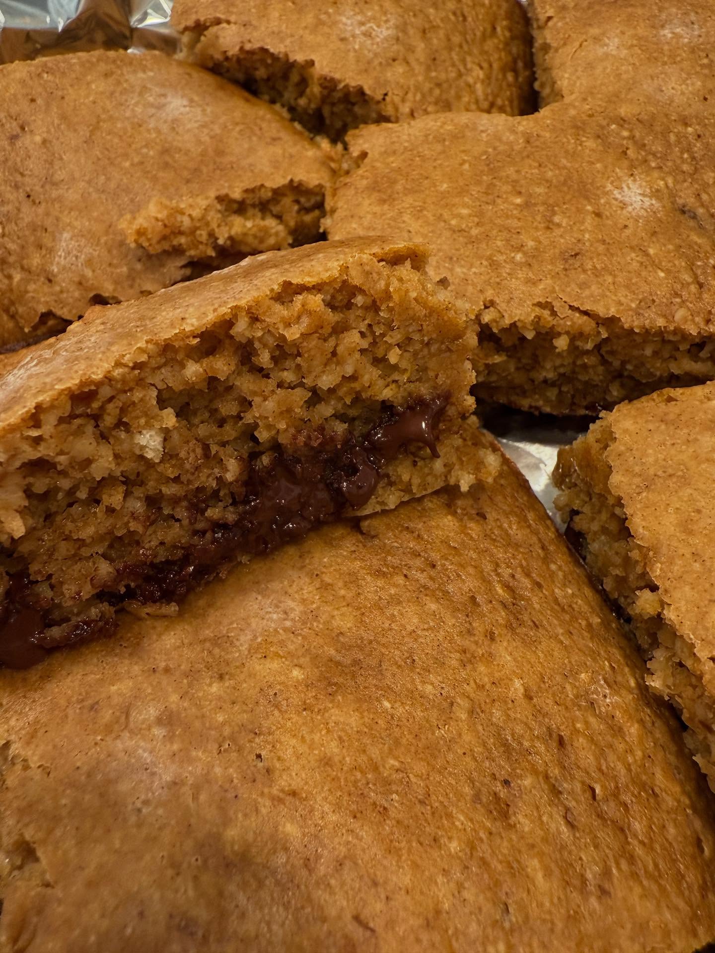 With Thanksgiving around the corner we wanted to share one of our most popular recipes! Comment “pumpkin” and we will send you the recipe for this low sugar delicious pumpkin chocolate chip protein cake!