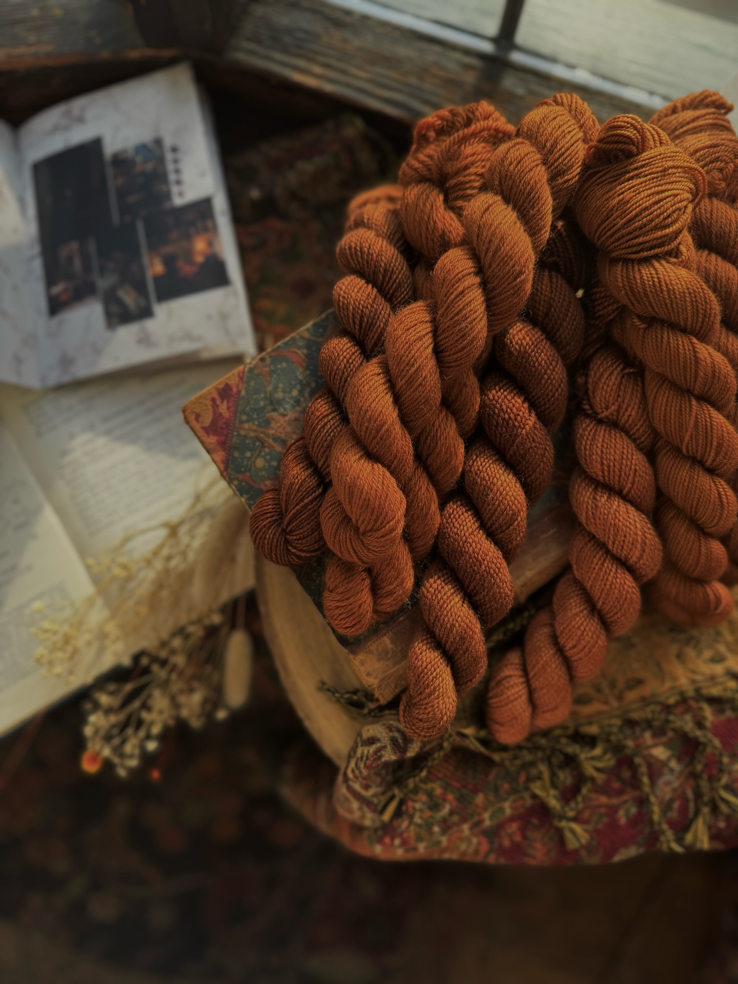 ‘No one writes anymore’ - 🖤✉️ Day 4
I can never believe how fast December goes when we get into it! Already the first 5 days have been and gone and I haven’t even started my advent project yet- I will hopefully be using this weekend to catch up! I would love to know if you’re keeping up to date with your advent projects or if like me, you have fallen behind already!