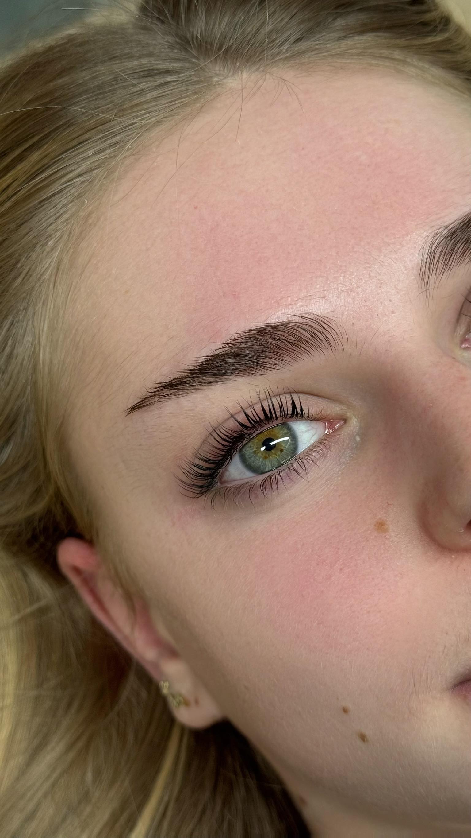 Et si tu pouvais avoir un effet mascara… sans mascara ? 😍
✨ Rehaussement + teinture : un effet mascara durable et naturel ✨
Une solution idéale pour celles qui n’osent pas encore les extensions, mais souhaitent un regard plus ouvert, structuré et sophistiqué pendant 6 à 8 semaines.
Courbure maîtrisée, teinte uniforme, résultat net et élégant.
Réservations disponibles sur Planity 🔗
#lashlift #lashliftandtint #cilsrecourbés #cilsnaturels #techniciennedecils #lashartist #lashbordeaux #cilsbordeaux #effetmascara #rehaussementdecils #rehaussementcils #rehaussement #villenavedornon