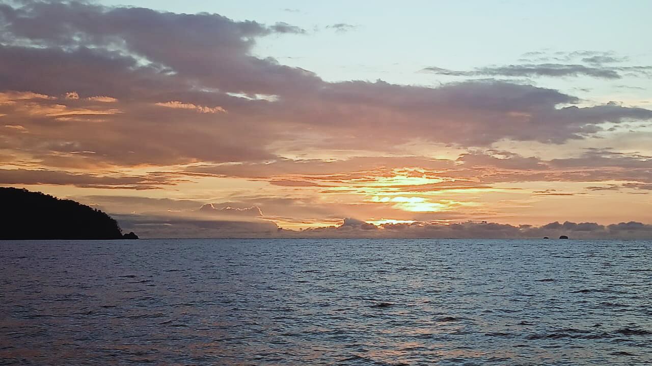 Another day coming to an end in Costa Rica, with a sunset you make time to watch. #CostaRicaSunset Dec. 6, 2025.
Join us!
506-8315-9374
Www.zafiracostarica.com