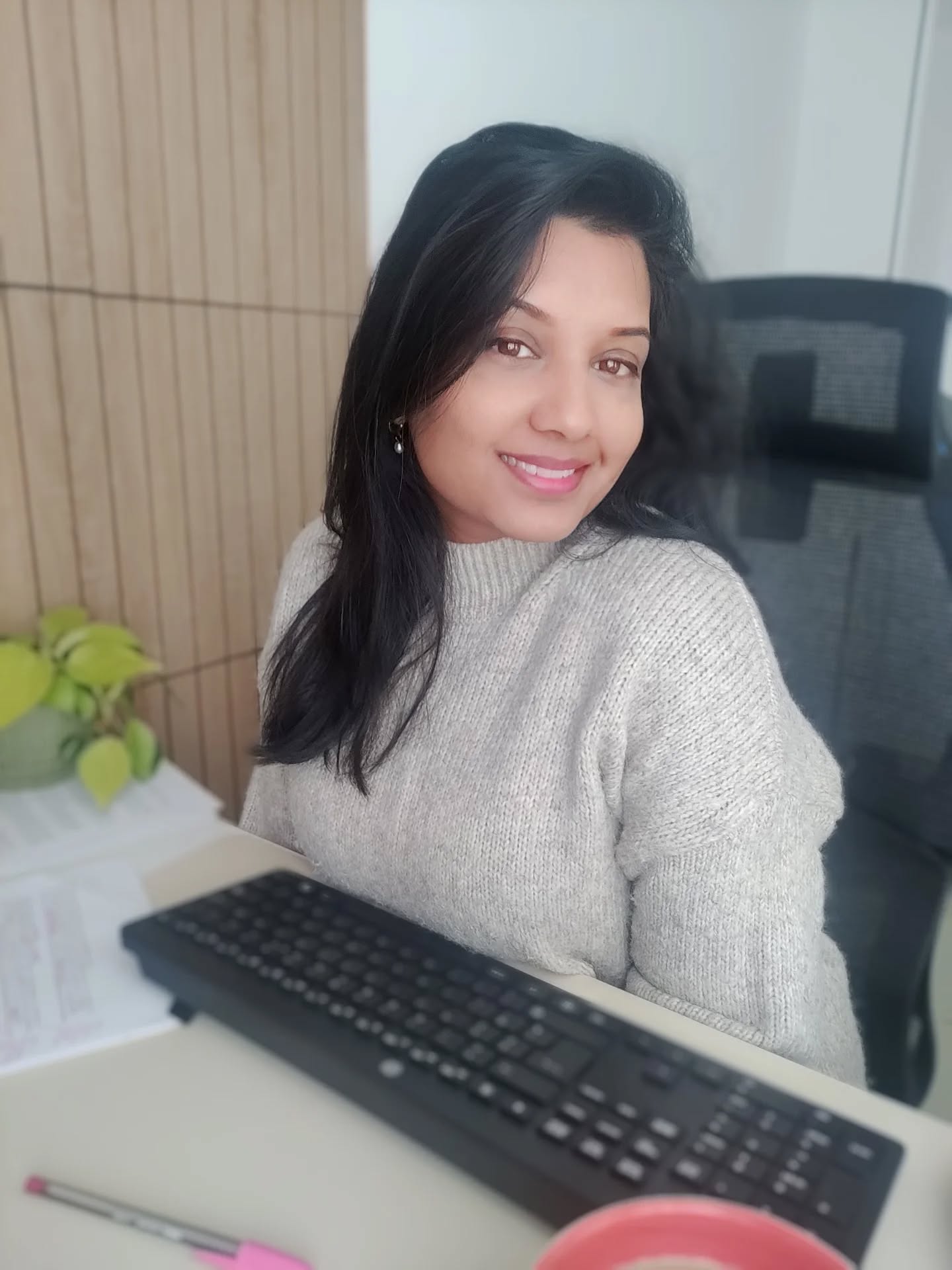 I haven’t sat at this desk in a long time, but today I needed to enter 'work mode' with the bigger screen to get the latest edits into my manuscript...
The deadline for my beta draft is today 😬 Sunday or not, I have to complete it.
And because my brain's in constant overdrive, I've also given myself a side project- to make this office feel warm and peaceful again. It'll be a little mood upgrade from the current cold blah that's recently crept in.
But that’s a task I'll visit once book 6 is with my beta readers, and once, as promised, I've shared some of the sexy short books that allowed me to read (and enjoy it) during burnout.
Ready?
#suspensethrillerauthor #indiethrillerbooks