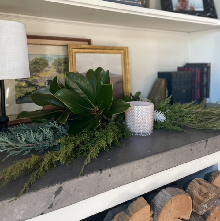 Make this holiday season magical with our curated guide to stress-free decorating! 🎄✨ Get simple tips to elevate your home decor and create a festive atmosphere. Link in Bio! #HolidayDecor #FestiveHome #DecoratingTips