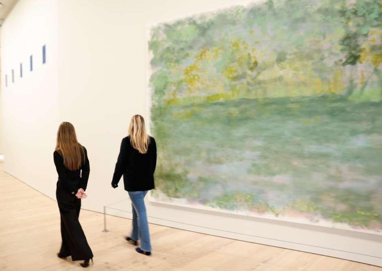 Artful tailoring for every museum, every city, every season.
Browse our collection online at www.sanoe-collection.com