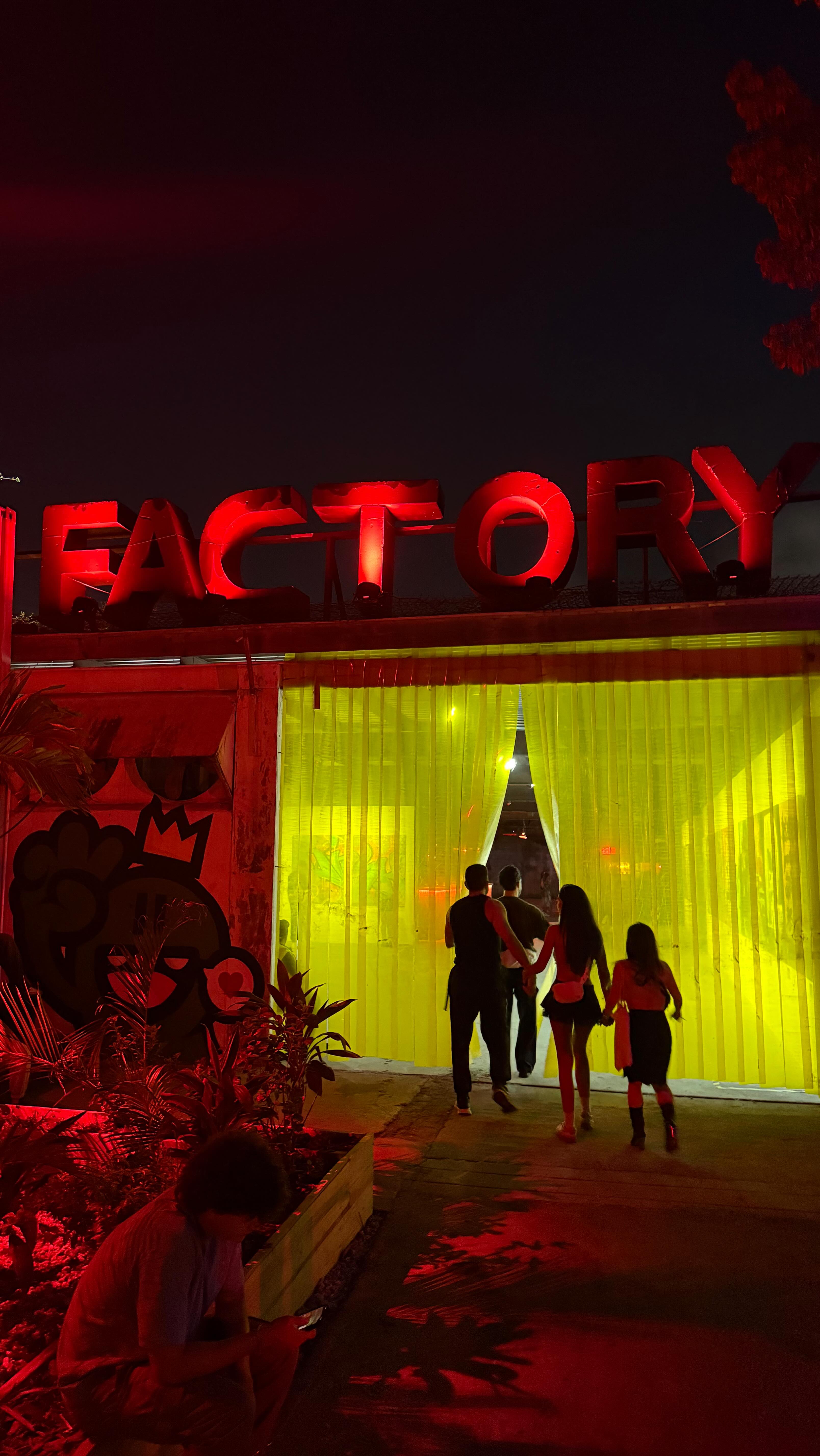 Art Basel Day 2!! 💃🏻🎨
#housemusic #artbasel #miami #edmlife #ravelife #worklifebalance