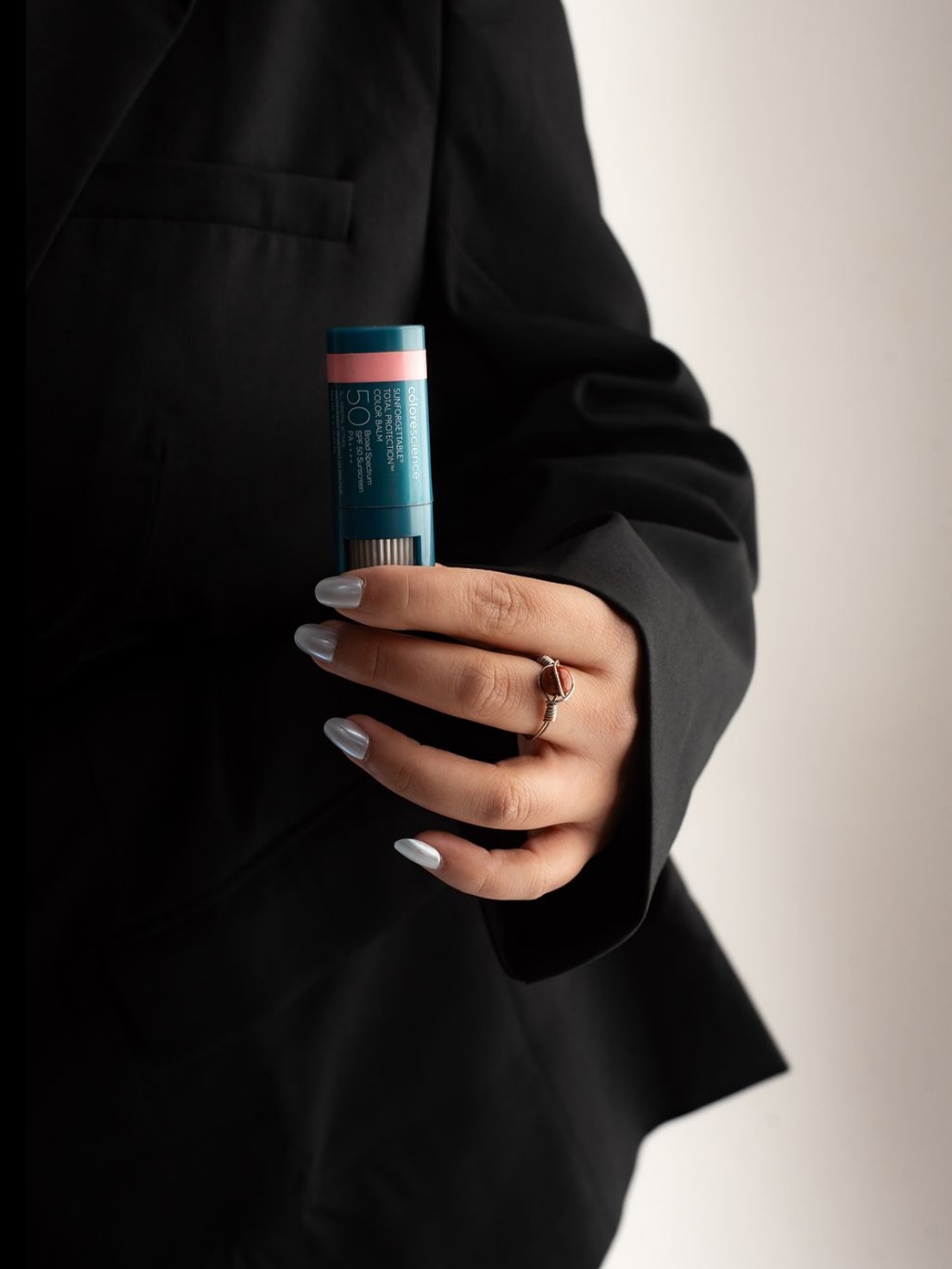 Meet the ultimate multi-tasker. 💫 Our SPF Blush Balm delivers a pop of radiant color to cheeks, eyes, and lips while shielding your skin from the sun. Powered by EnviroScreen® Technology, you get all-mineral protection against UV rays and environmental stressors—all in one glowing swipe
Answer the poll or comment below what shade you want to try next! ⬇️
Full shade list: berry, pink sky, blush, golden hour, violet haze, savanna, bronze, and glow!