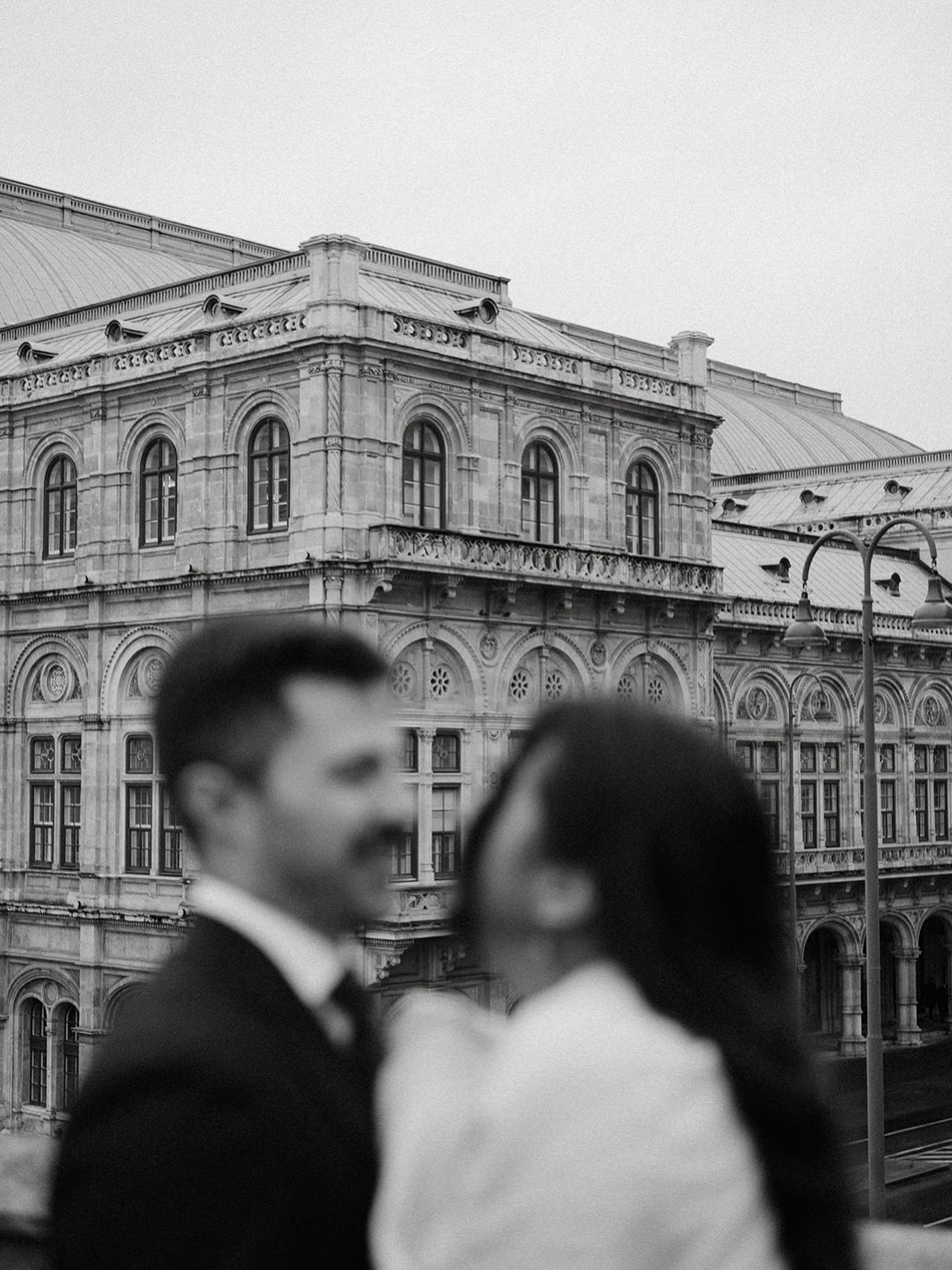 Couple Kiss on top of the famous Albertina.💍
Photo @jakobresch.photography
#christmaswedding #viennawedding #elopementphotography #elopementplanner #elopementweddingplanner #elopement #elopementvienna #elopementaustria #gettingmarried #vienna #viennacity #albertina #albertinawien #coupleweddingmoments #weddinginspiration #winterwedding