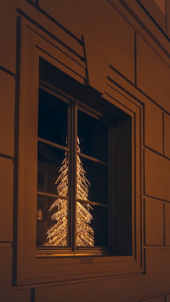 Hi meine Lovelies, wir haben so viele schöne Rückmeldungen von euch zum Lichtergarten in Schloss Hof bekommen – deshalb bringen wir euch heute einfach ein paar Eindrücke der magischen Lichtershow direkt zu euch nach Hause ✨😍
#schlosshof #lights #lichtergarten #austria🇦🇹 #xmastime