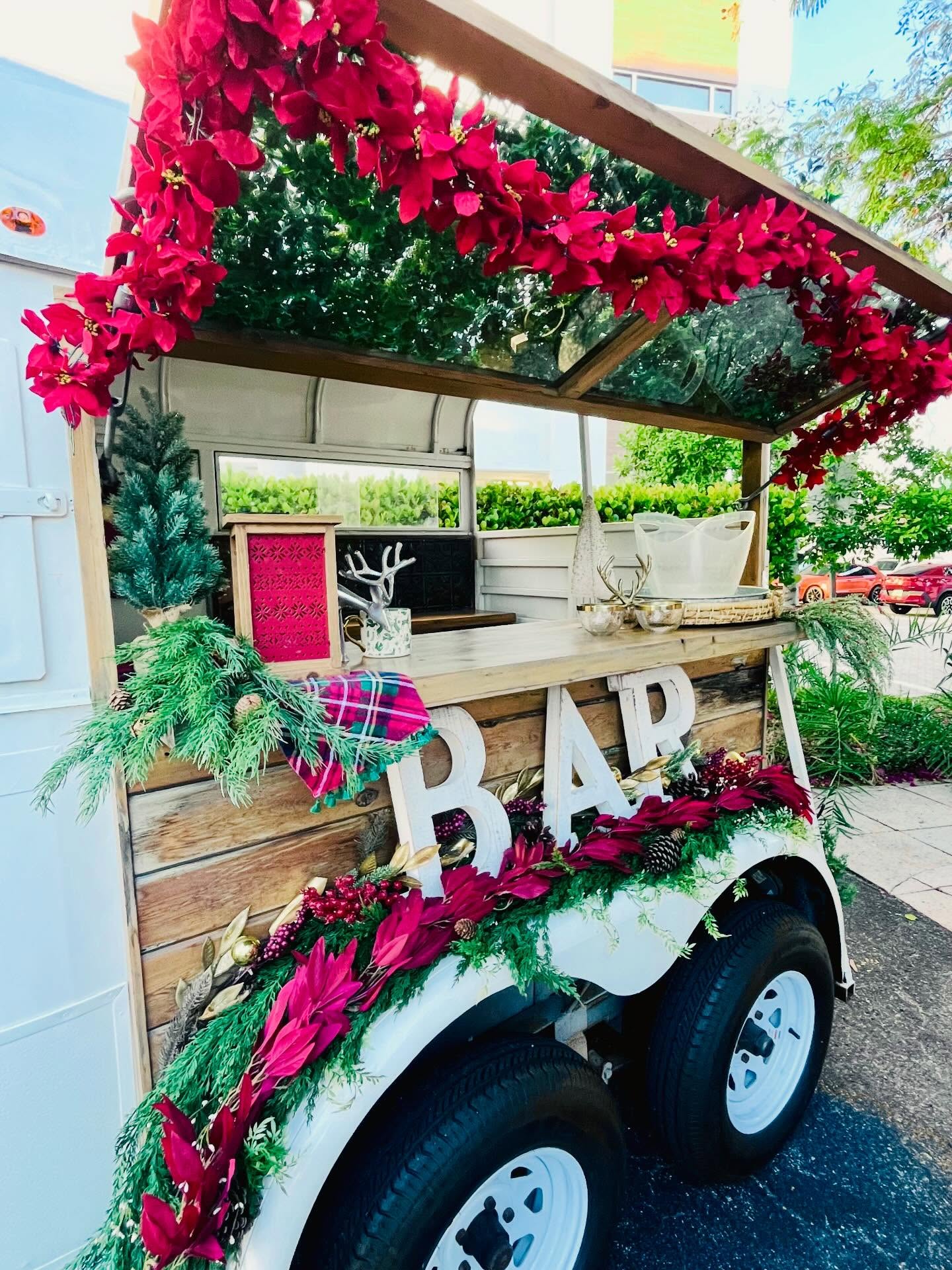 What a special holiday party in vibrant downtown Sarasota!!!! 🎄
Thank you for having me @junejewelry