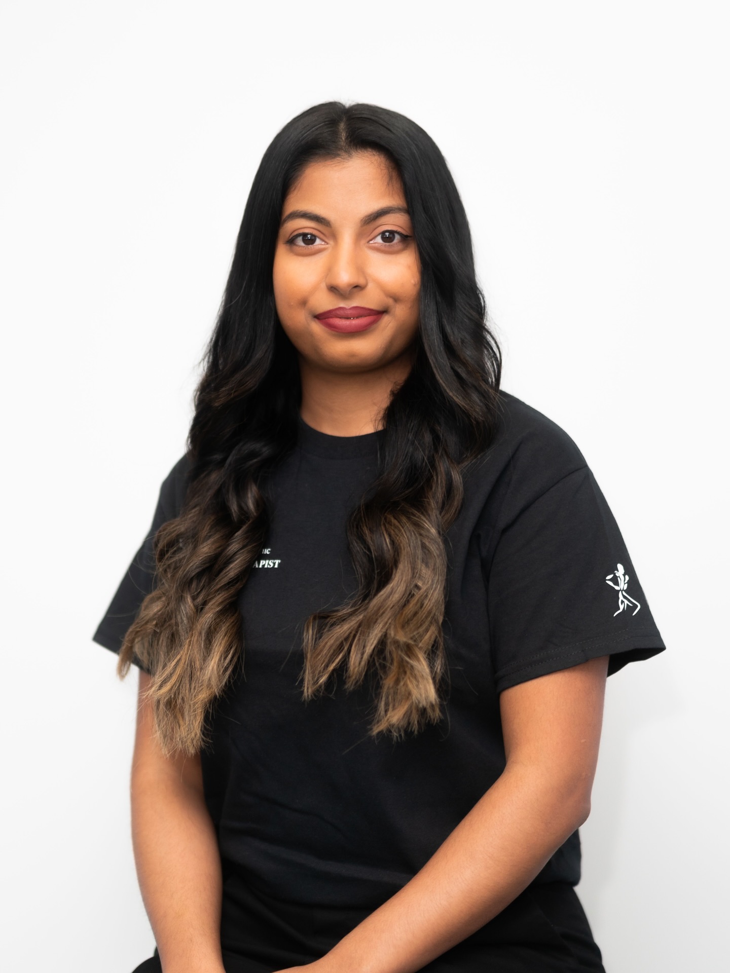 Hi there👋meet our RMT Sharmila!
🤲Sharmila graduated from Centennial College with an Advanced Diploma in Massage Therapy and a Bachelor of Arts with Specialized Honours in Kinesiology from York University.
🏃♀️Her passion for health and fitness began at a young age through her love for sports. It was her own injuries and others around her that influenced her to start a career in health care.
💪Sharmila began her career as a personal trainer, encouraging, motivating, and guiding her clients on their fitness journey, whether it be weight loss, increasing strength, or even weight gain.
🏋️♀️Sharmila strongly believes in exercise and physical activity as one of the best rehabilitation methods and continues to use that approach in her role as an RMT. Sharmila is dedicated to providing her clients with the best patient care experience and helping them reach their goals.
👩🍳In her free time, Sharmila enjoys working out, hiking and cooking.
#massagetherapy #massagetherapist #healingjourney #holistichealing #stressrelief #pickering #durham #wellness #painrelief #injuryprevention #recovery