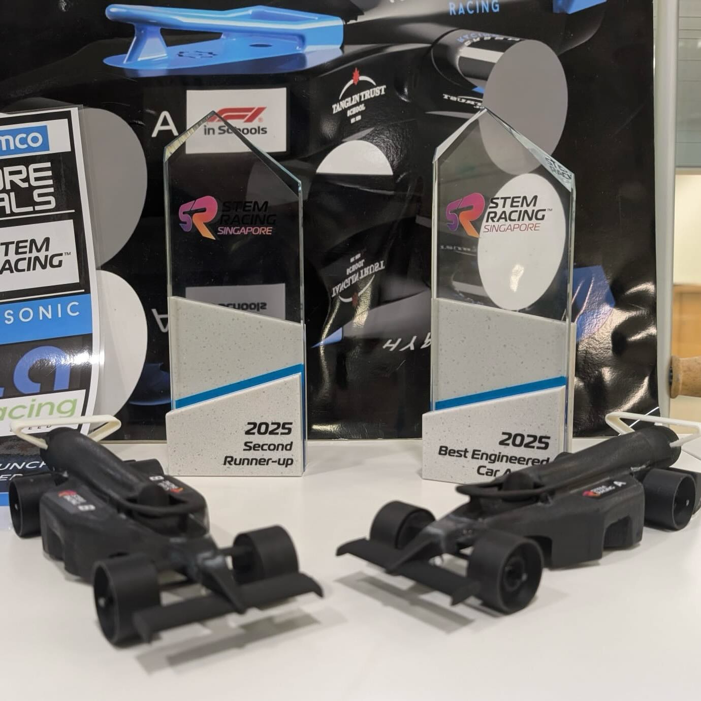 Some behind the scenes snapshots from STEM Racing National Finals last week 💙🖤
#f1 #f1inschools #stem #stemracing #racing #snapshots #behindthescenes #hypersonicracing #nationalfinals #singapore #trending #fyp