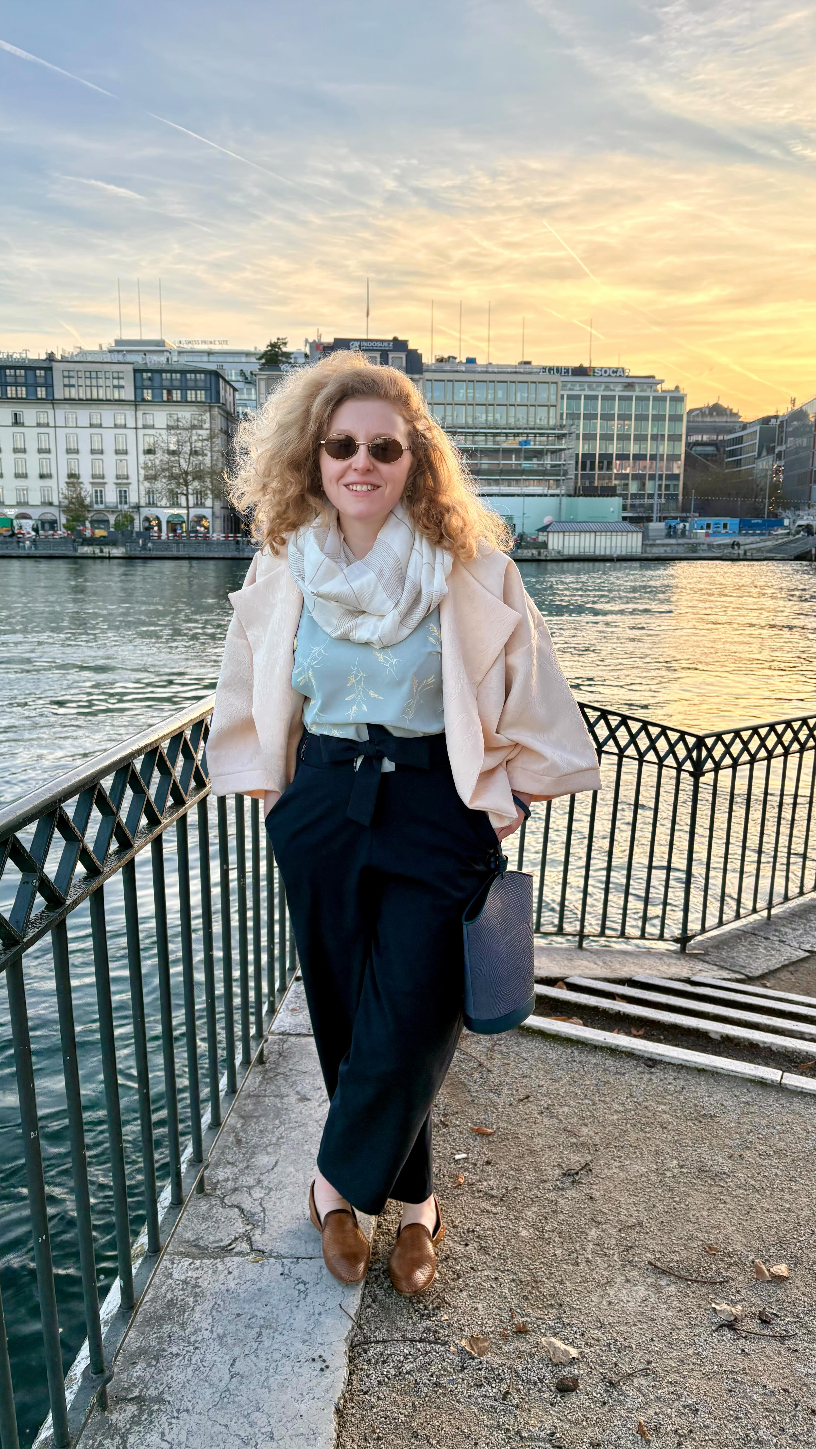 Ça vous dit, on monte un pantalon Gérald ensemble😉 ? (Restez jusqu’à la fin pour voir le résultat 🤩)
Chaque étape de conception a son importance, que ce soit le patronage, la coupe, le montage ou encore les petites finitions qui font toutes la différence 🤌🏻.
À votre avis, quelle est l’étape la plus complexe dans le processus de création 😏?
#atelierpiny #madeingeneva #slowfashion #couture #sewing #vetementfemme #sewingwithme