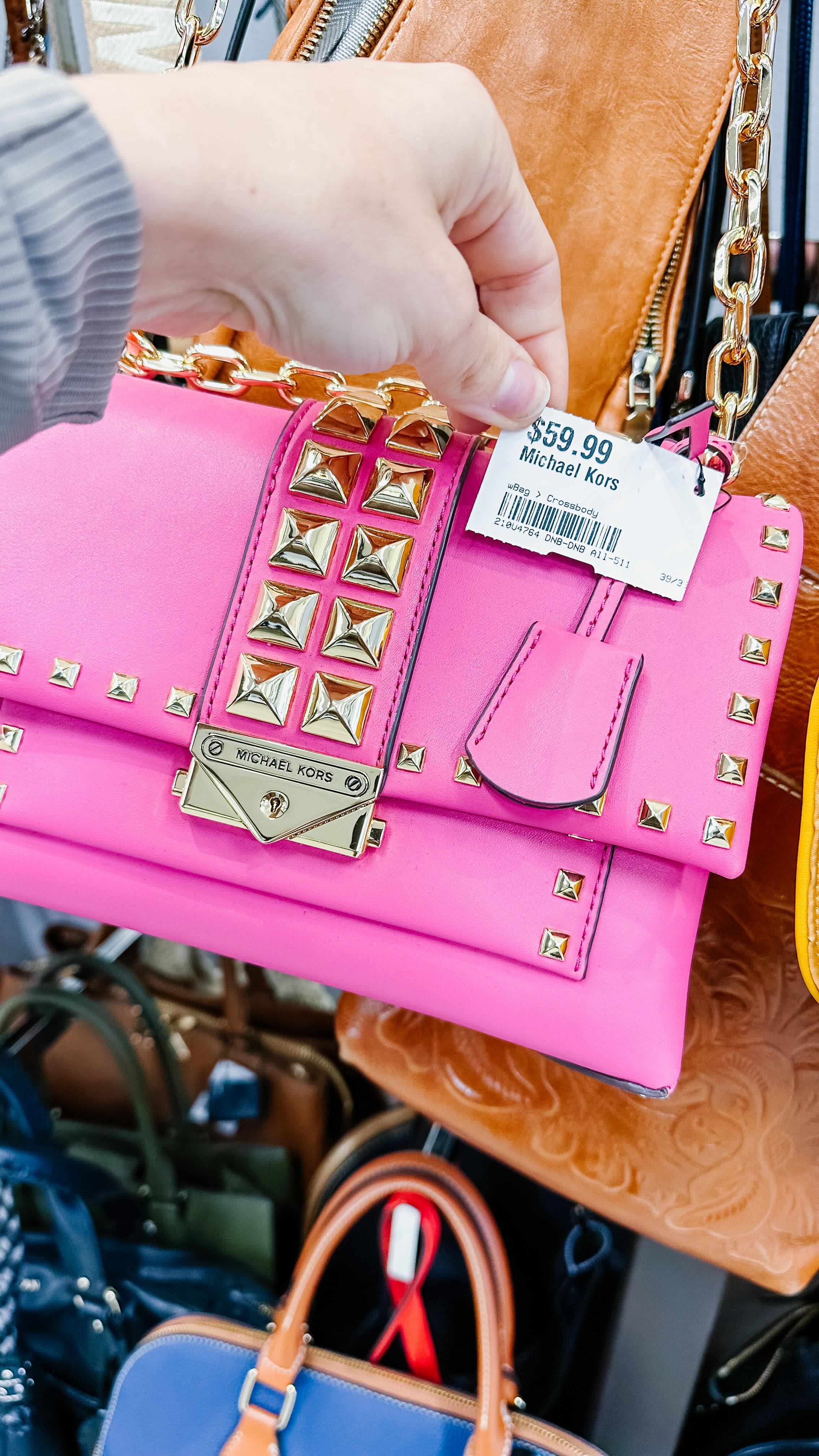 MOMMA RESOURCE // Snag some luxury gently used holiday gifts for yourself and the family at @uptowngeorgetown in their grand opening tomorrow! And make some extra cash or store credit by selling your own items, too! See ya there!!.
.
. #atxfamily #texasmom #georgetowntx #momlife #georgetowntexas #atxmomblogger #momblogger #sponsored #bbdmomtribe #holidaygiftideas #workingmom #atxfamily #texasmom #georgetowntx #momlife #georgetowntexas #atxmomlife #atxmomblogger #momblogger #sponsored #bbdmomtribe #holidaygiftideas #workingmom