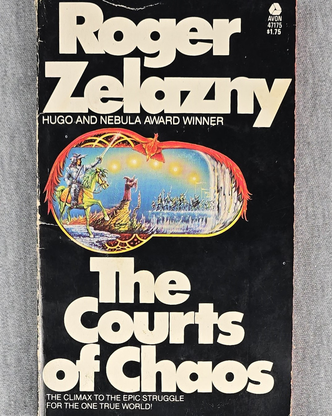 The Courts of Chaos is Zelazny at his most reality-bending, with Corwin sprinting through collapsing worlds while metaphysics, family politics, and cosmic pettiness all collide. A wonderfully odd finale to the first Amber arc. You can find a copy at TiltedBooks.com.
#RogerZelazny #VintageFantasy #ClassicFantasy #70sFantasy #BookCollectors #TiltedBooks #Bookstagram