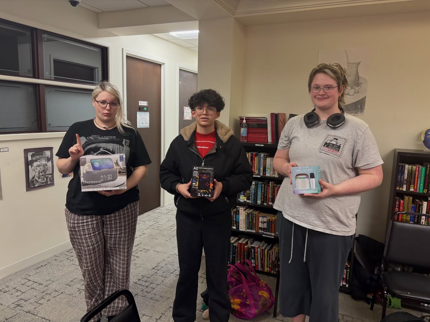 Spire had an impromptu spelling bee yesterday for those who wanted to participate and here are your winners with their awesome prizes 🥹
#therapeuticdayschool #connecticut #westchestercounty