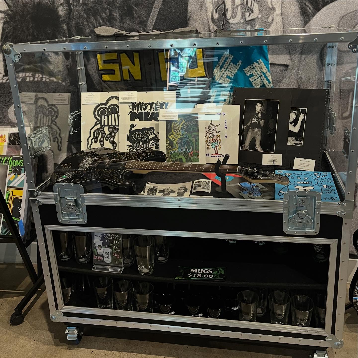 @snfu_ofishal pop up is up @thepunkrockmuseum for the next 24 hours as well as the exhibition that is opening today!