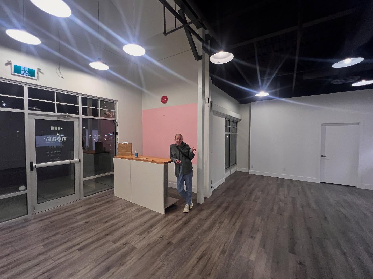 Day 1 of an exciting and wild adventure ahead 🔑👟🏃🏼♀️…!!
Do things that excite and terrify the life out of you, right 🤪😅😆🙌🏻✨!!? It’s going to be a really fun journey ahead, bringing this space to life to transform it into a vibrant, welcoming hub for our community here on the Coast and beyond!!
This may be official day 1, but there have already been so many incredible people behind the scenes, dreaming and scheming with me and helping make this thing a reality. And many more people reaching out to help out, I truly have no words! Solidifying my dream of @sunnyrunningco being for community, by community ☺️💛✨ Here goes everything ☺️🙃🥳!! Stayed tuned for all the fun to come!
#staysunny #running #run #runnersofinstagram #community #sunshine #sunshinecoastbusiness #trails