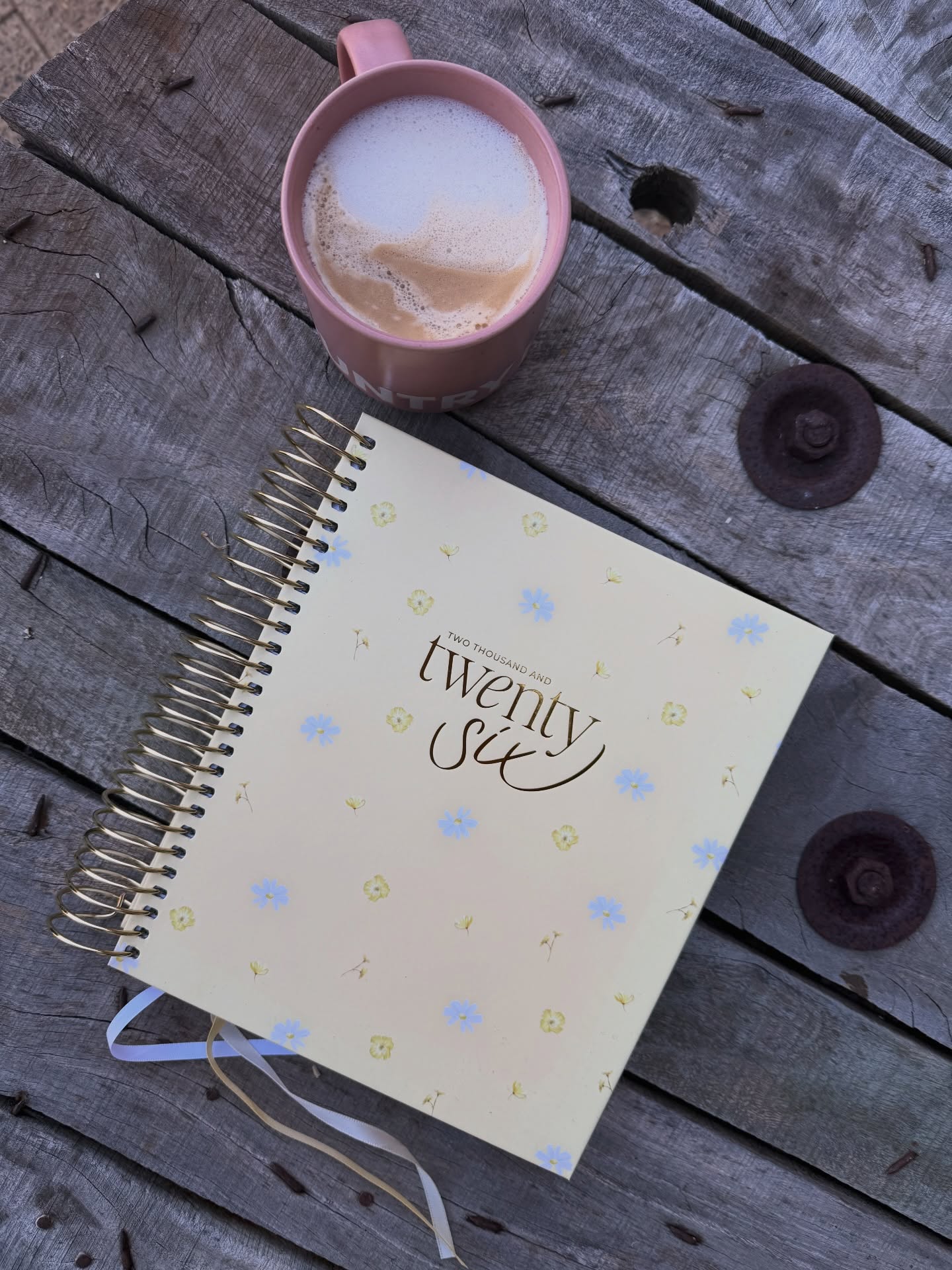 I’ve been a little quiet since Christmas 🤍
I’ve been busy doing nothing, swimming in the pool, doing little things around our home and spending time off my phone 🥰
The break was needed, but I’m officially back — refreshed, refocused and so excited to be creating again.
Thank you for being here 🫶 Let’s go 2026!