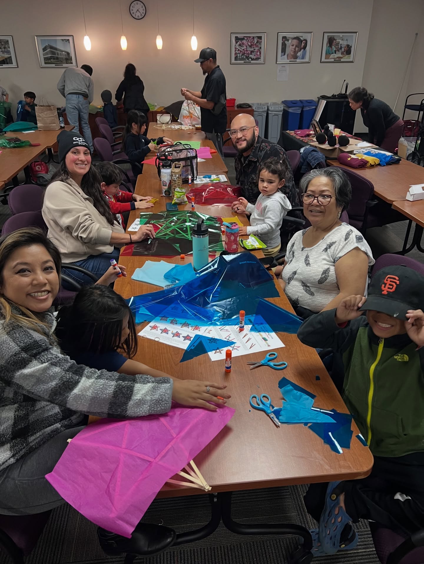 We had a great time hosting families from all generations coming together for parol making to celebrate and reconnect with their Filipino culture this holiday season. We also loved seeing our BNK students!
Thanks for joining us!
#bnkfilamschoolsj #fanhsscv #parolmaking