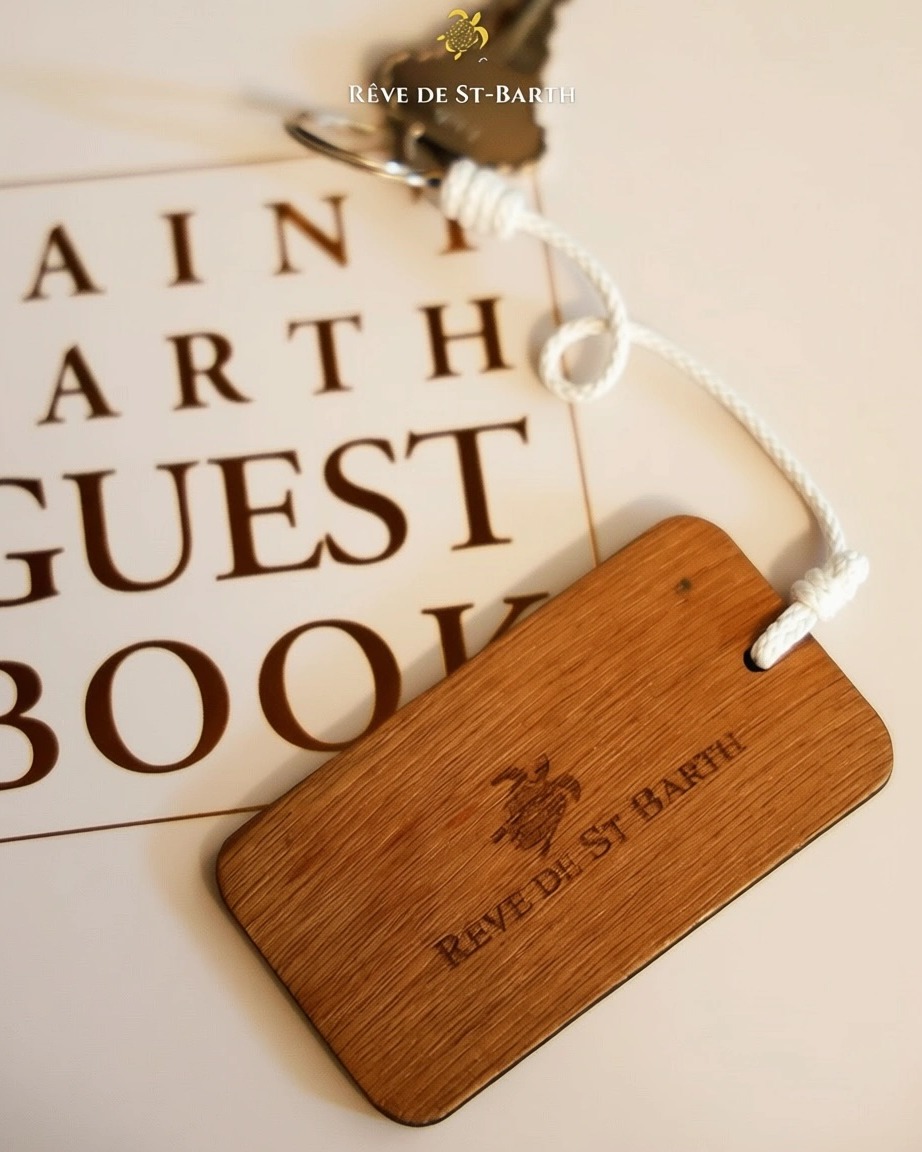 🇺🇸 Every stay begins with a key…and ends with memories. ✨ Welcome to your home in St-Barth.
-----
🇫🇷 Chaque séjour commence par une clé... et se termine par des souvenirs. ✨ Bienvenue dans votre maison à Saint-Barthélemy.
#StBarth #Stay #Hotel #IslandLife #Guest