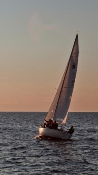 âïžđ A Day in the Life â Sailing Home
Meetings. Friends. Family. Work.
Interwoven with wind, waves, and wonder.
Adventure meets everyday life â
and finally⊠home. đ
#Sailboatlife #lovelikenature @love.like.nature @davidsahlberg