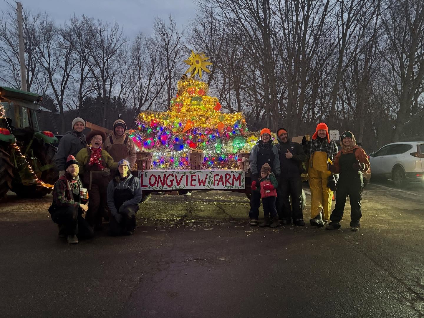 Happy Holidays! Merry Christmas! We really got into the holiday spirit spreading some Longview cheer at the Plymouth Holiday Parade last night. A parade brings out the kid in all of us, and is confirmation that joy is more easily spread than we think. A smile and a wave to a friend or stranger can go a long way. Twinkle lights help too. 😊
Happy Winter, Merry Christmas, & Joyful Holidays!
#parade #plymouthnh #longviewfarmstand #eatyourveggies