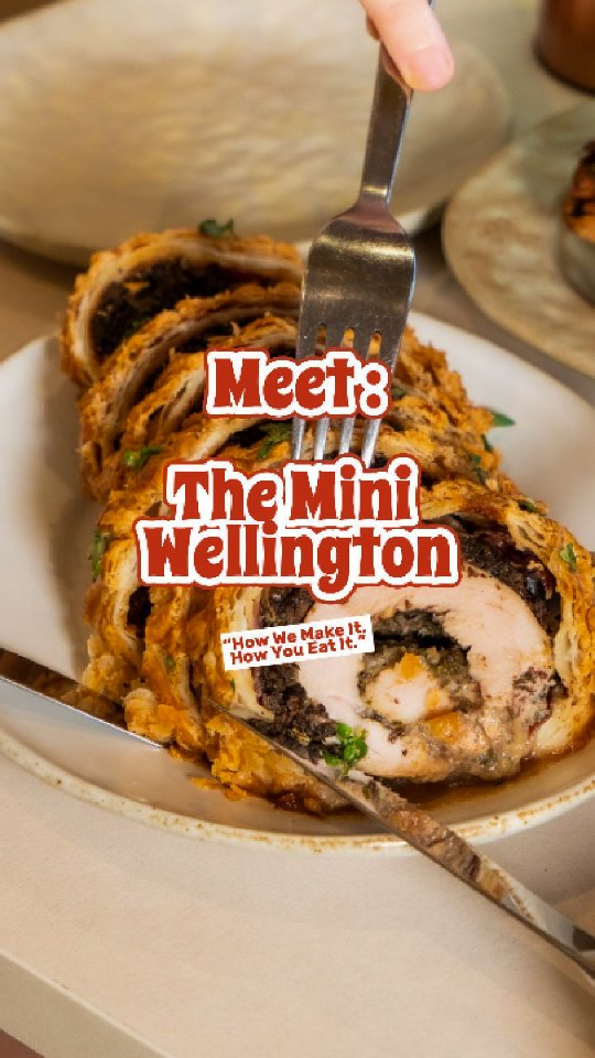 Ever wondered how a Mini Wellington should really be eaten?
#thanksgivingsingapore #christmasinsingapore #festivefeastsg #thanksgiving #sourdoughsingapore #sourdough #turkeywellington #artisanbakessg #bakery #sgbakery #sgbaker #sgbakers #bakehouse #foccacia #sgbakesale #sgcafeculture #sgcafe #sgcafehopping #sgfoodies #sgfoodie #sgfoodhunter #sgfoodhunt #sgfoodporn #sgfoodphotography #sgfooddiary #sgfoodblogger #eatdrinksingapore #instafoodsg #supportlocalsg