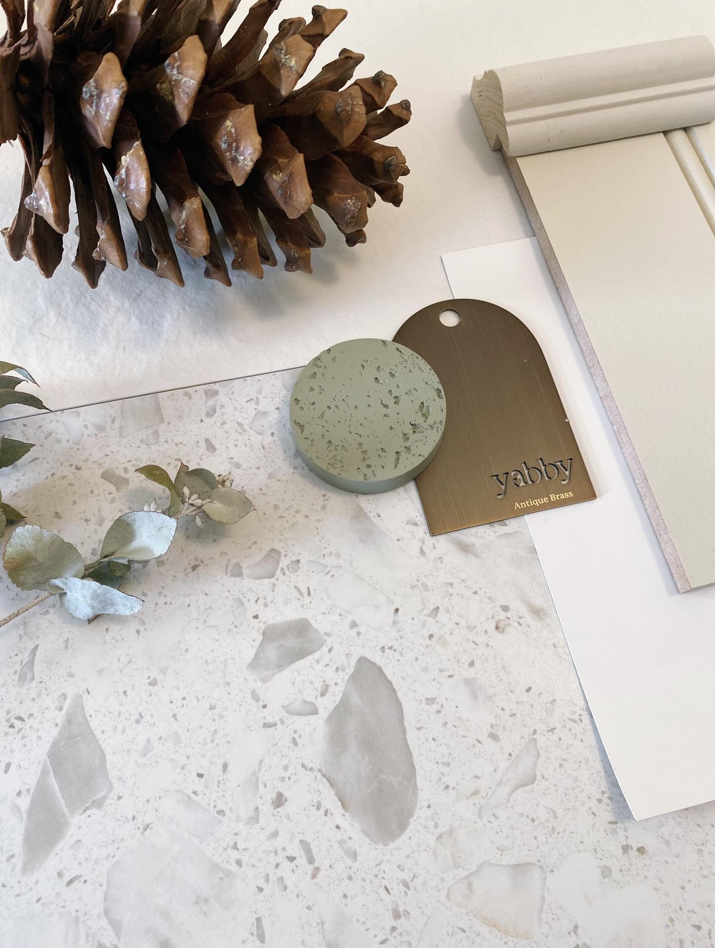 Who says white has to be boring???
The brief was a light, bright, white ensuite - but by adding a mixture of textures, different materials and a pop of colour, it really elevates the whole space to another level!
Swipe to see the moodboard pulled together from the selections 🤍🌿