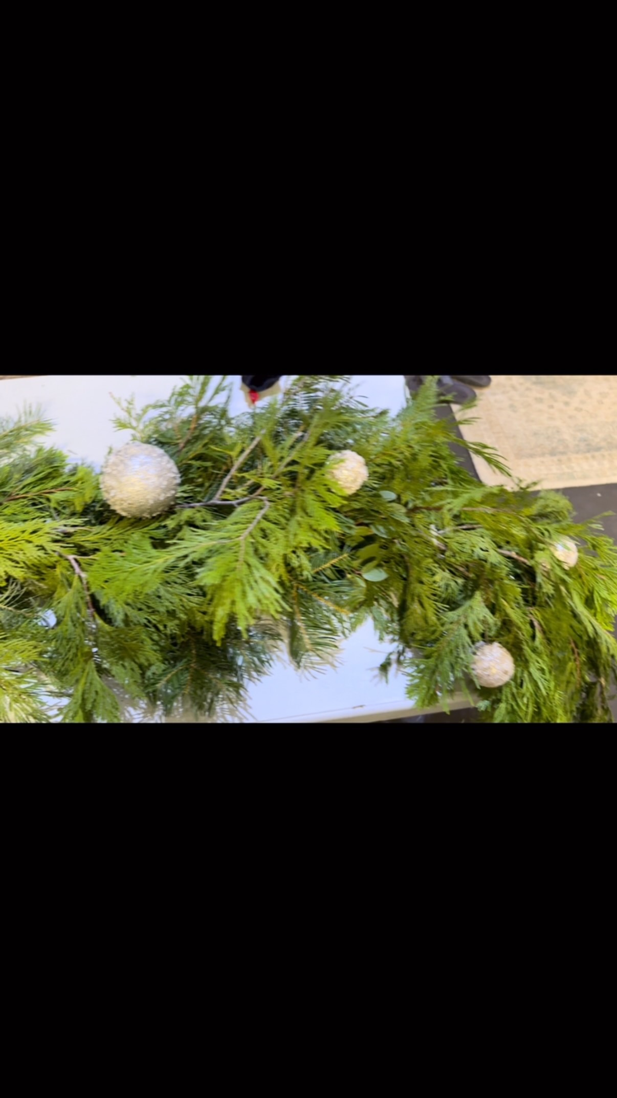 These little silver snowball-looking ornaments are my new favorite thing ❤️❤️ ❄️❄️