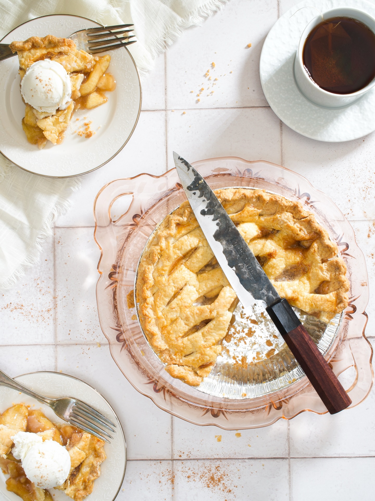 We’ve been enjoying holiday pies nonstop this season! 🥧From classic sweet favorites like apple, pecan, and pumpkin to savory options like chicken pot pie and quiche….there is a pie for everyone!
Which holiday pie is your favorite? Sweet, savory, or both? Share your choice in the comments and be sure to tag us and show off your Forge To Table holiday creations! 🔪