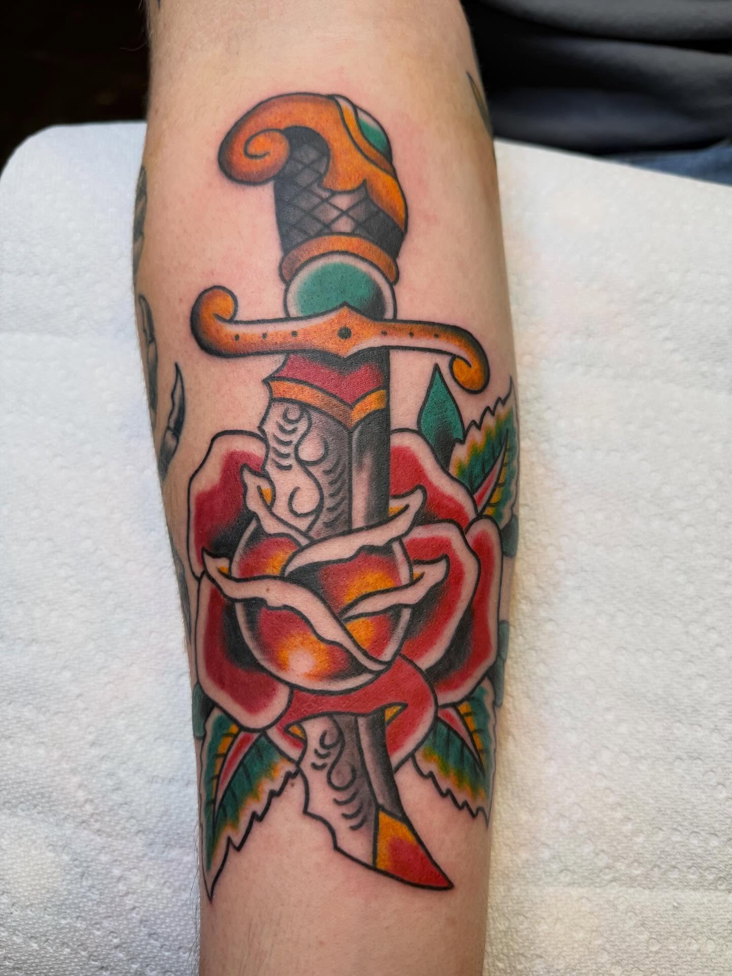 Classic rose and dagger for my brother, thanks for looking!
Currently booking for next year in January! DM to set up a consult or appointment!🫵
•
#traditionaltattoo #americantraditionaltattoo #traditionaldaggertattoo #dentontattoos #dentontattooartist #dfwtattoos #dfwtattooartist #dentontexas #tattoos