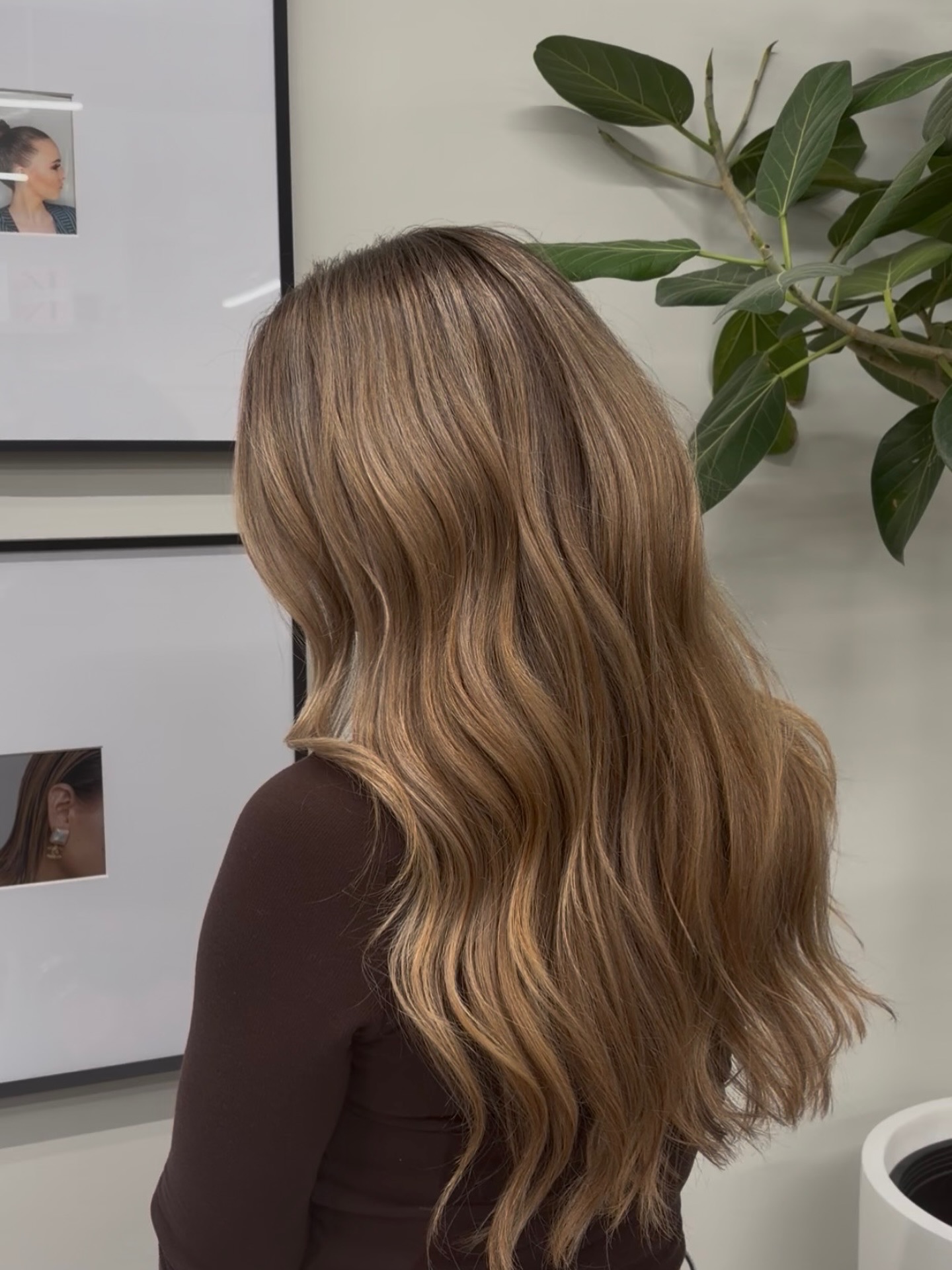 A full head of highlights and root melt by @hair.by.allison 🥰