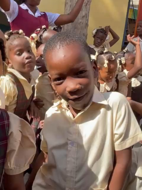 Monday mood 😎 Tag a friend who needs this energy boost right now! ⚡️👇
Watching this crew break it down is the best mood booster on the planet. 🌎✨ Seriously, is there anything better than kids dancing and smiling with zero cares in the world?
10/10 vibes. 10/10 moves. 100/10 smiles. 🏆
#SchoolJoy #KidsDancing #PureJoy #WholesomeContent #ClassroomVibes #DanceParty #HappyKids #TeacherLife #GoodVibesOnly #ViralReels #SchoolDays #CoreMemory #HappinessOverload #StudentLife #futurestars