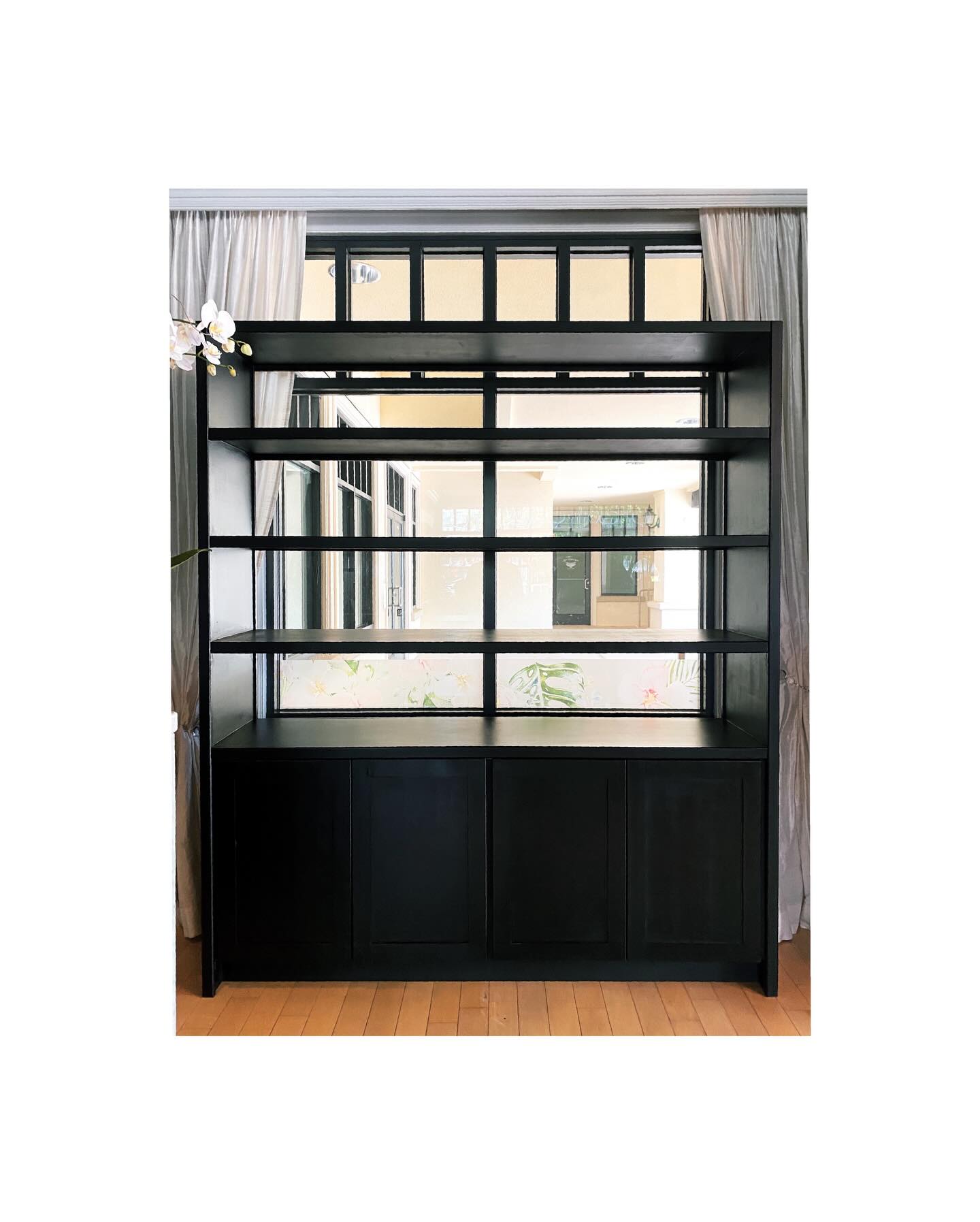 A bit of custom work for @bellabloommaui back when.
#shelves #custom #wood