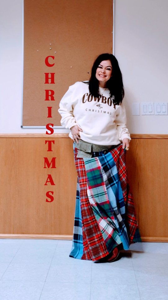 Take me back!! This song + this outfit = my entire tween years heart exploding 🎶💥
Plaid twirls, cozy layers, and a Cowboy Christmas energy 😌✨♥️
Save for inspo 🤎✨
#gigipipambassador #WhenYouWearFP #ootdreel