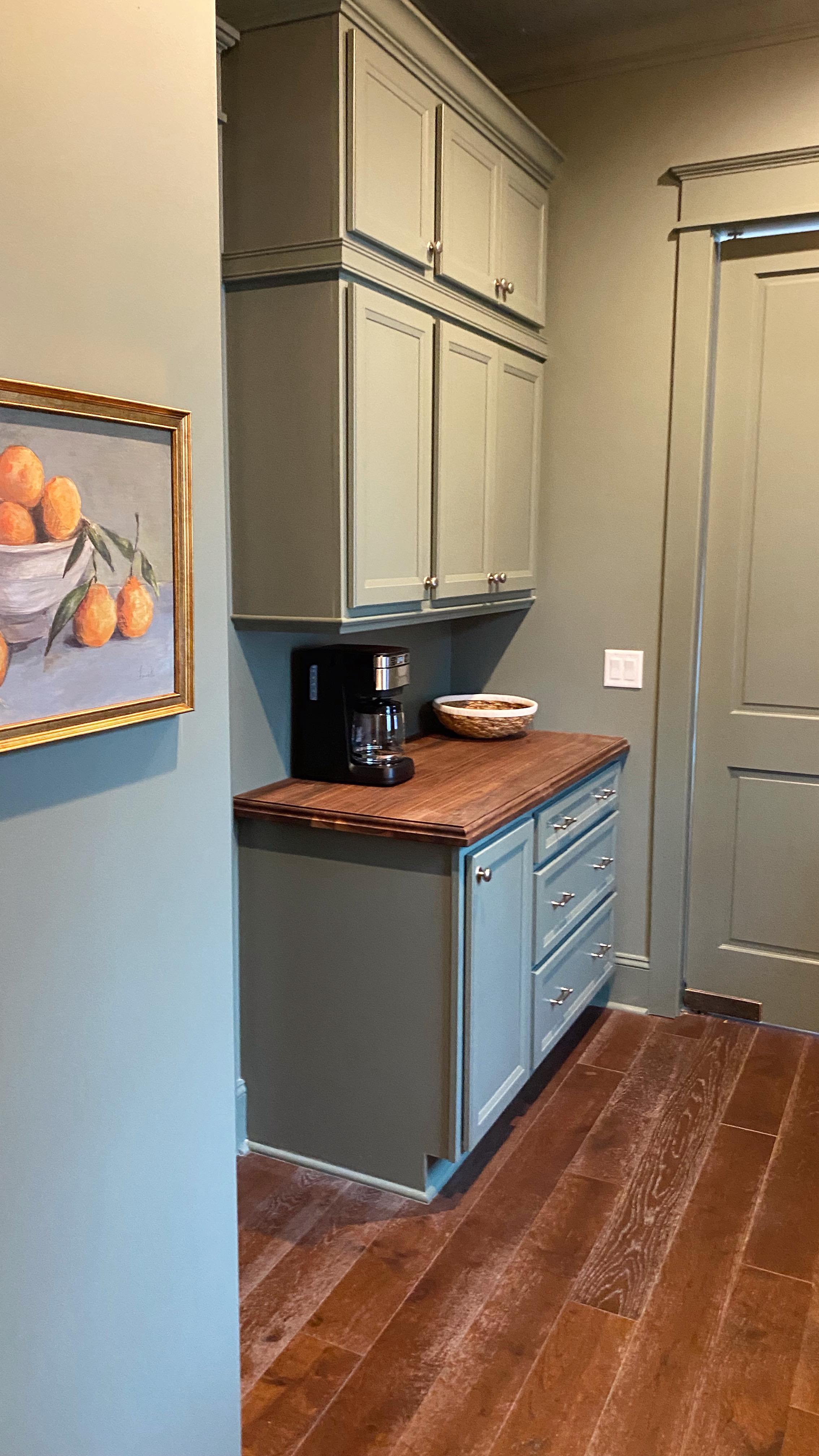 Let’s unpack and organize this beautiful space! 🌿✨