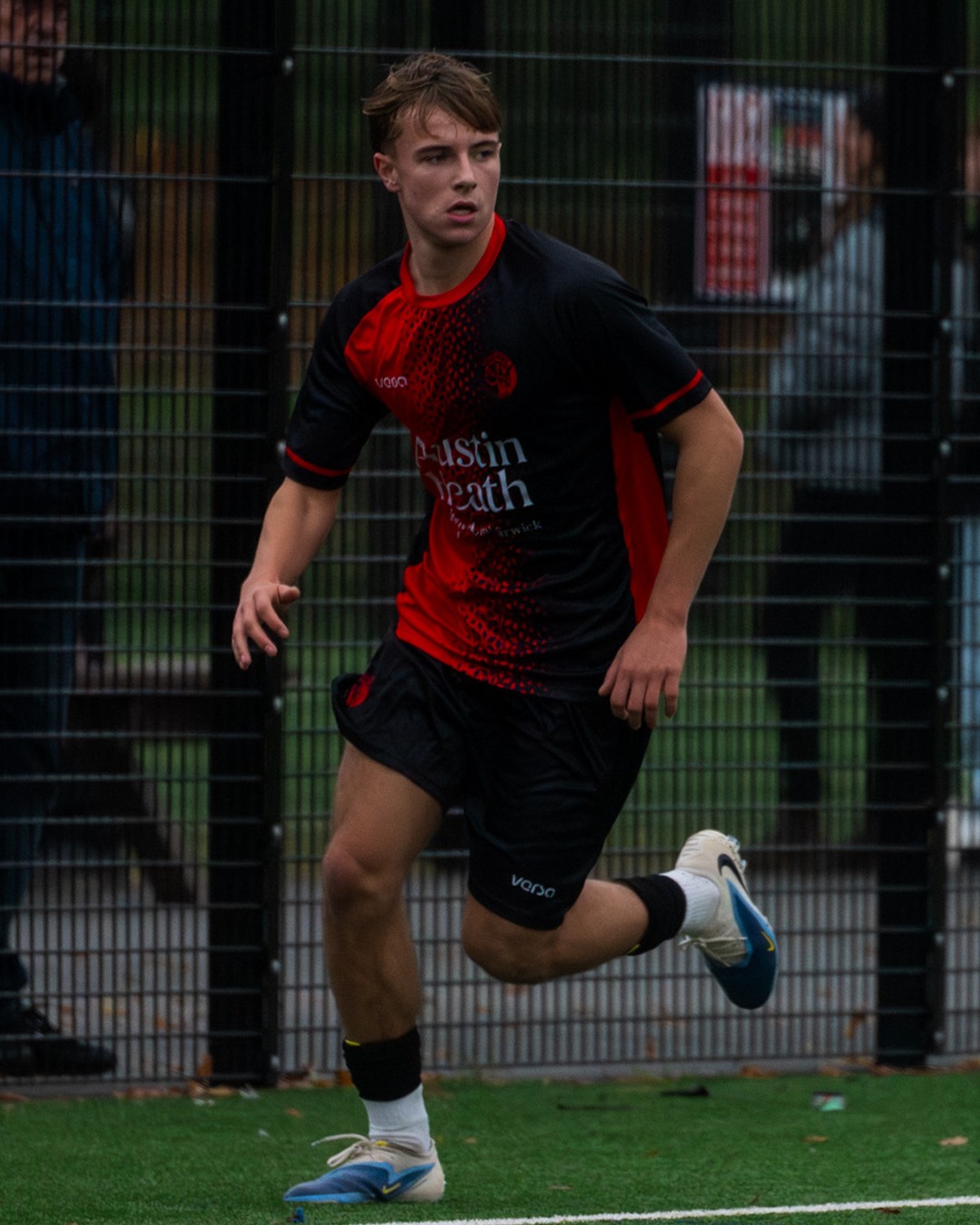 In the heart of the action— Central Ajax Reserves repping the home kit with pride. ⚽💥
#CentralAjax #HomeKit #Football