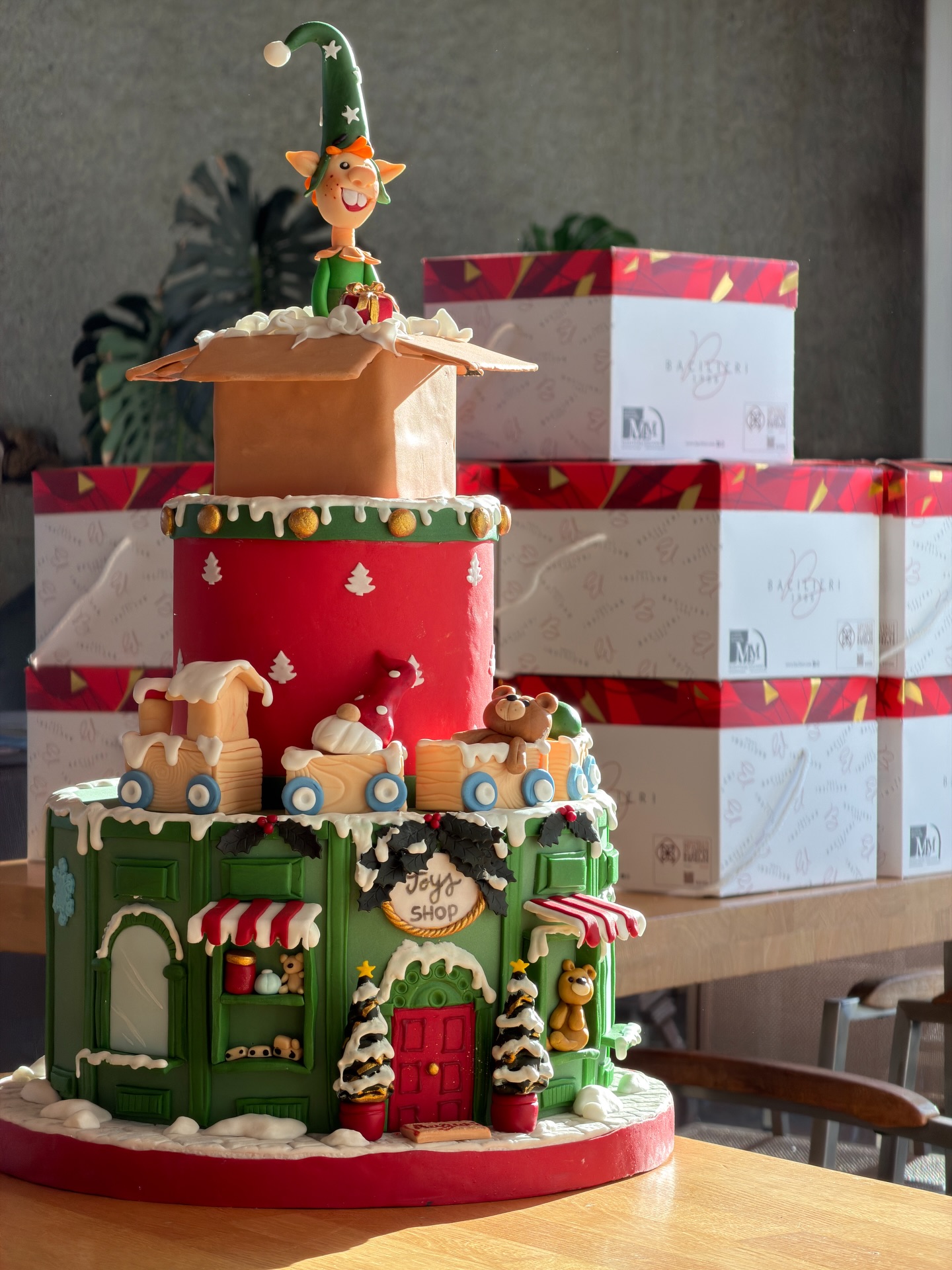 Che nome dareste a questo simpatico e maldestro aiutante di Babbo Natale ? 🎅 🎄
Cake designer: @lorussoomar
.
.
.
.
#bacilieri #pasticceriabacilieri #natale #christmas #babbonatale