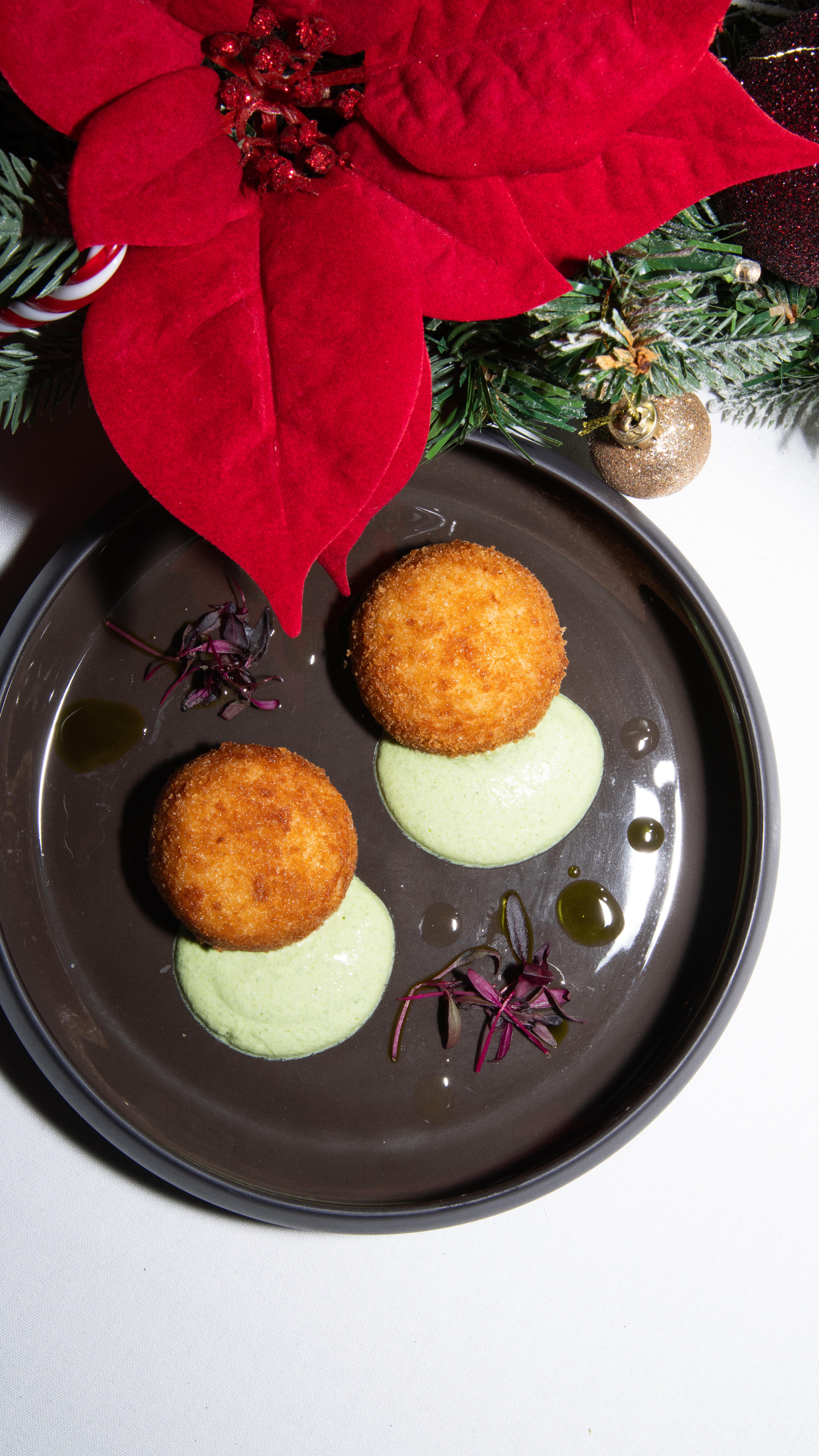 These salmon croquettes won’t wait for you… 😍 Crispy, creamy, and paired with yogurt-basil magic – grab yours before they’re gone!
📍Ninello’s Italian Restaurant - 15 Duke St, Liverpool L15AP
#christmasseason #liverpoolrestaurants #italianrestaurant #thingstodoinliverpool #visitliverpool